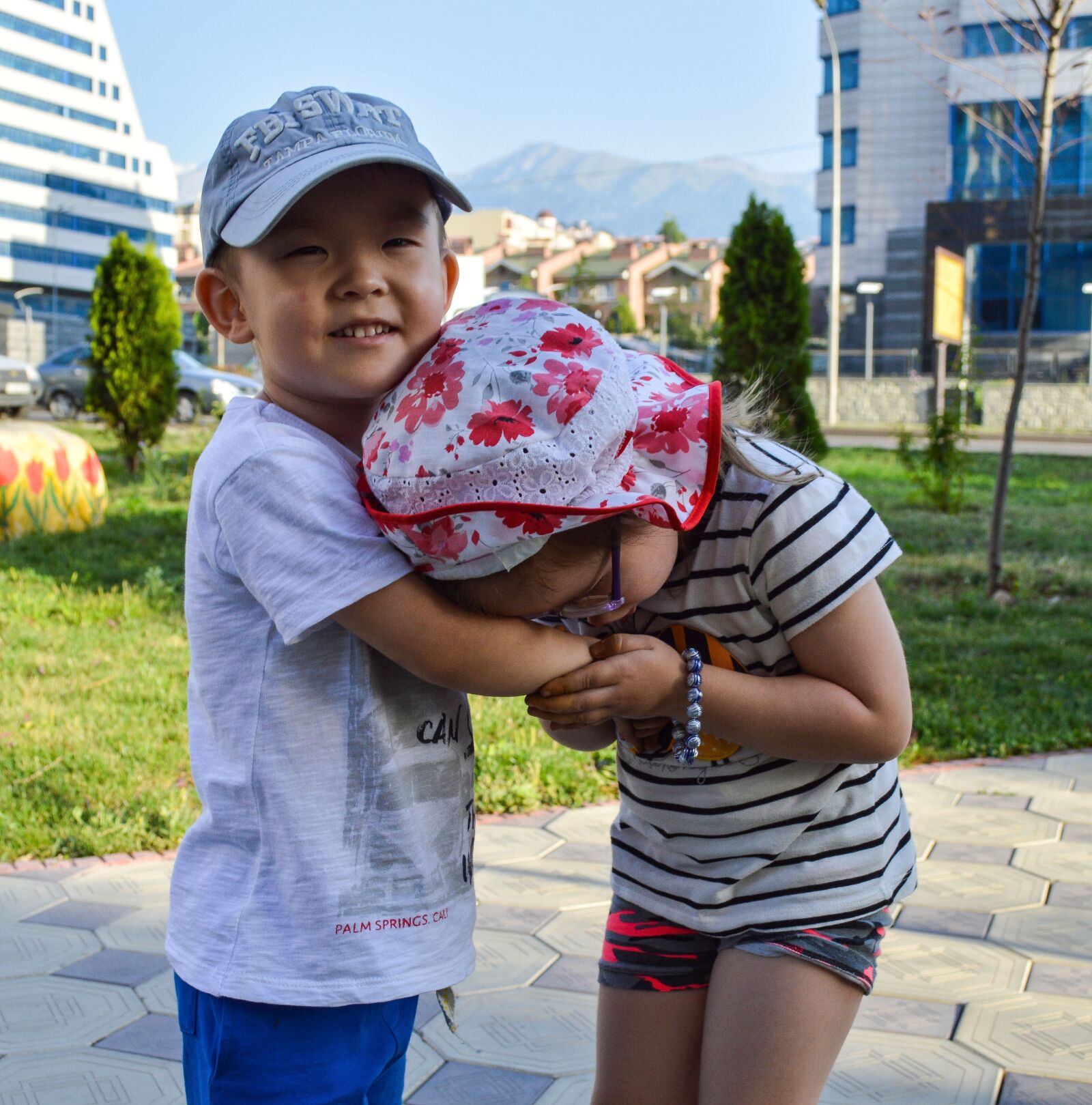 Nikon D3200 sample photo. Twins, kids, care photography