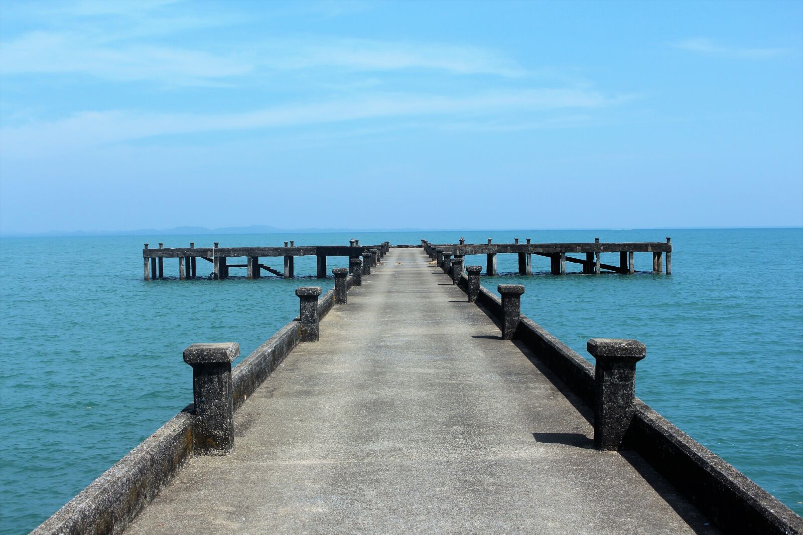 Canon EOS 700D (EOS Rebel T5i / EOS Kiss X7i) sample photo. Water, sea, jetty photography
