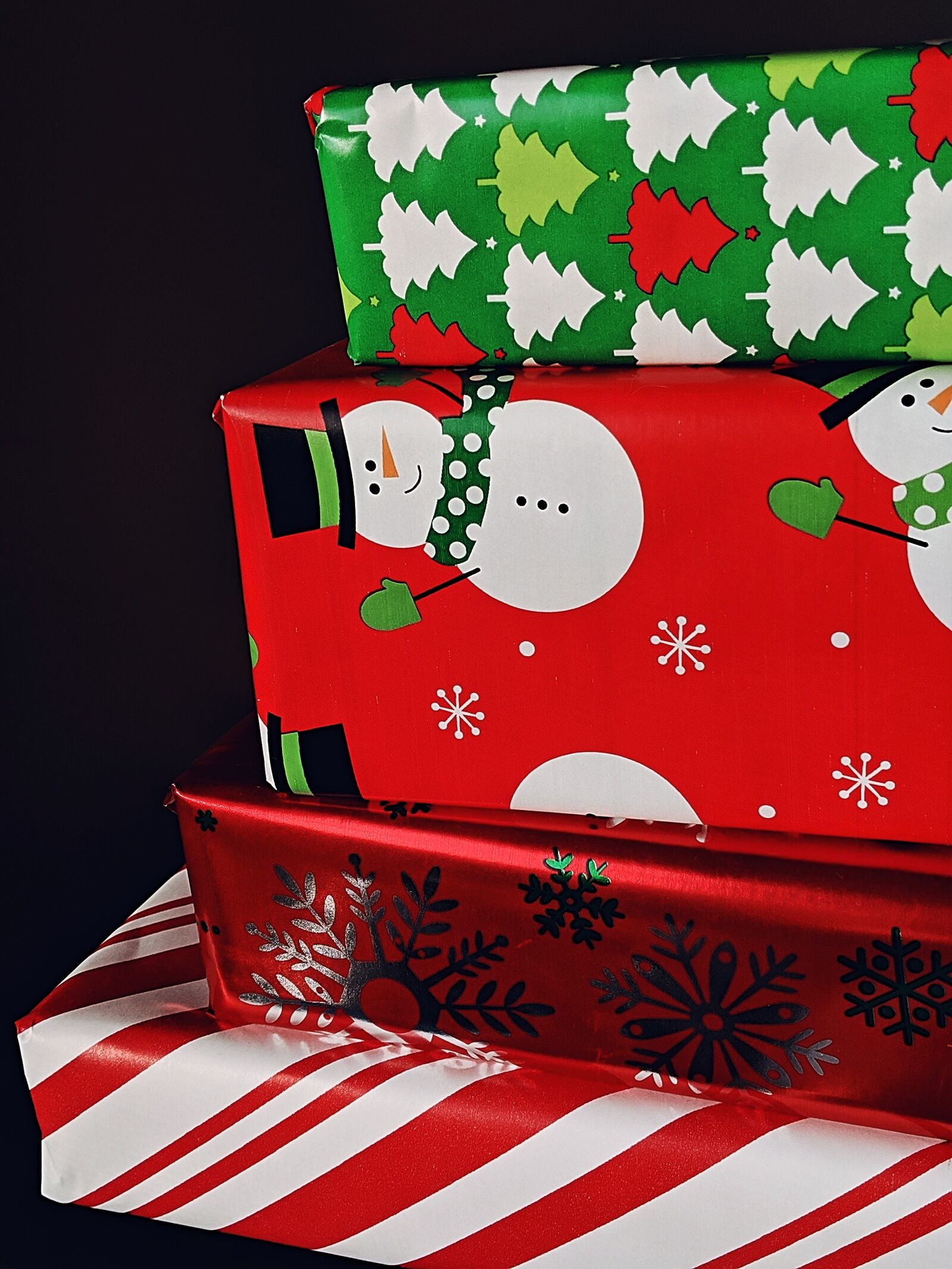 Google Pixel 3 sample photo. Presents, christmas, gifts photography