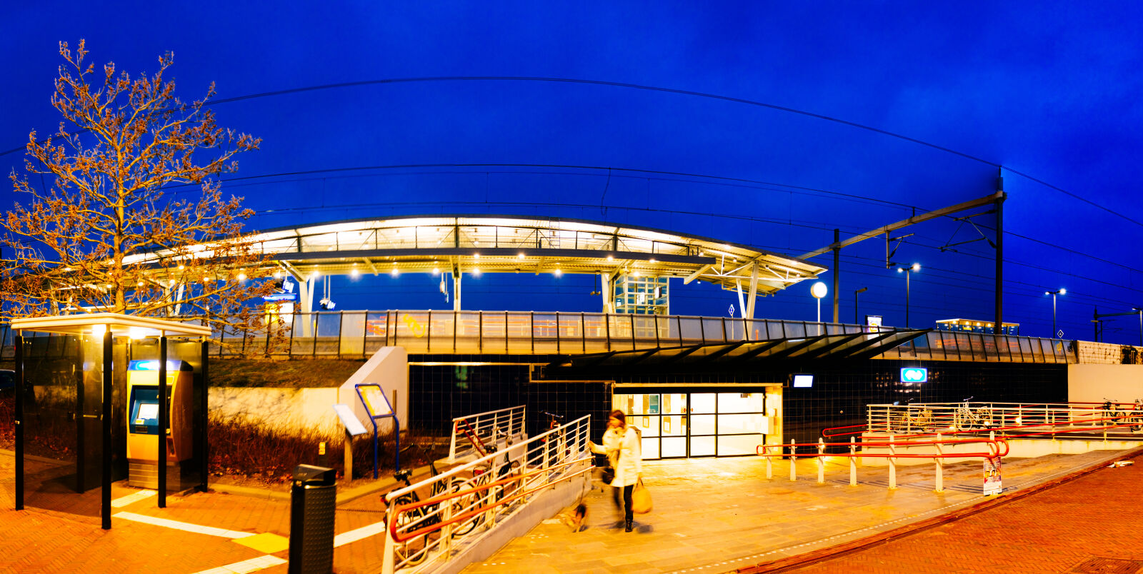 Fujifilm X100T sample photo. Railway, station photography