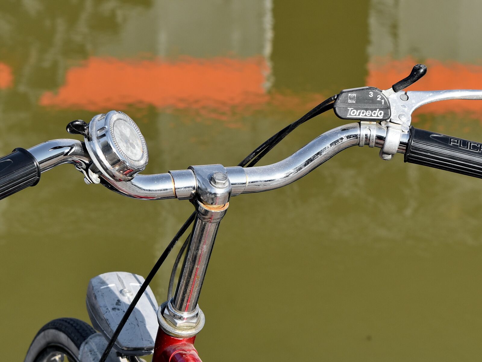 Nikon D5500 sample photo. Chrome, gearshift, metallic, old photography