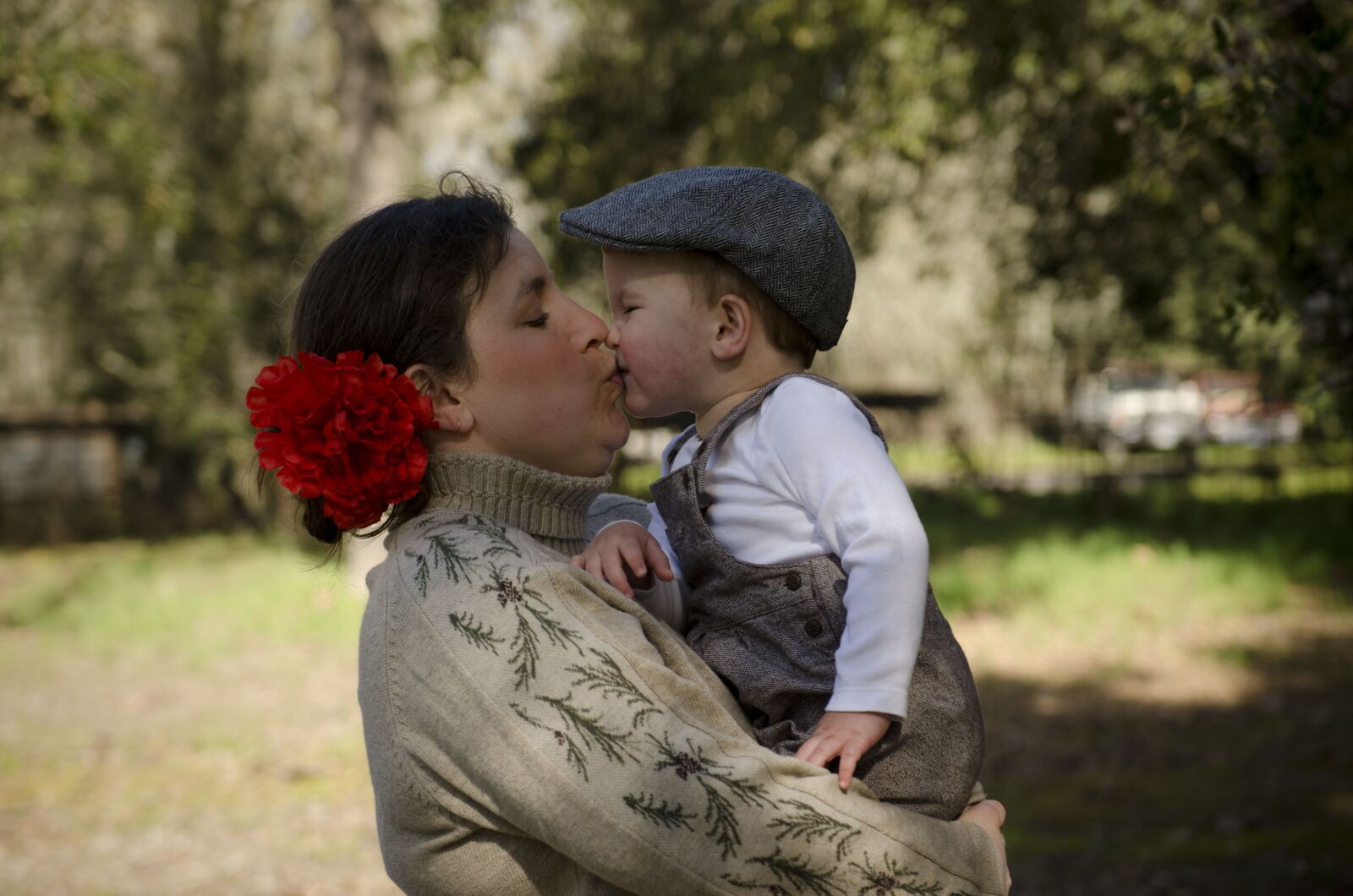 Nikon D7000 sample photo. Mother, son, motherhood photography