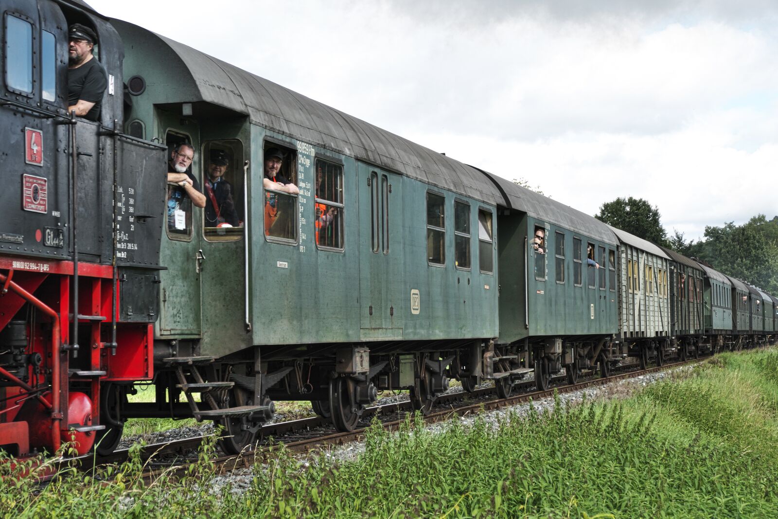 Panasonic Lumix DMC-FZ1000 sample photo. Steam railway, museum railway photography