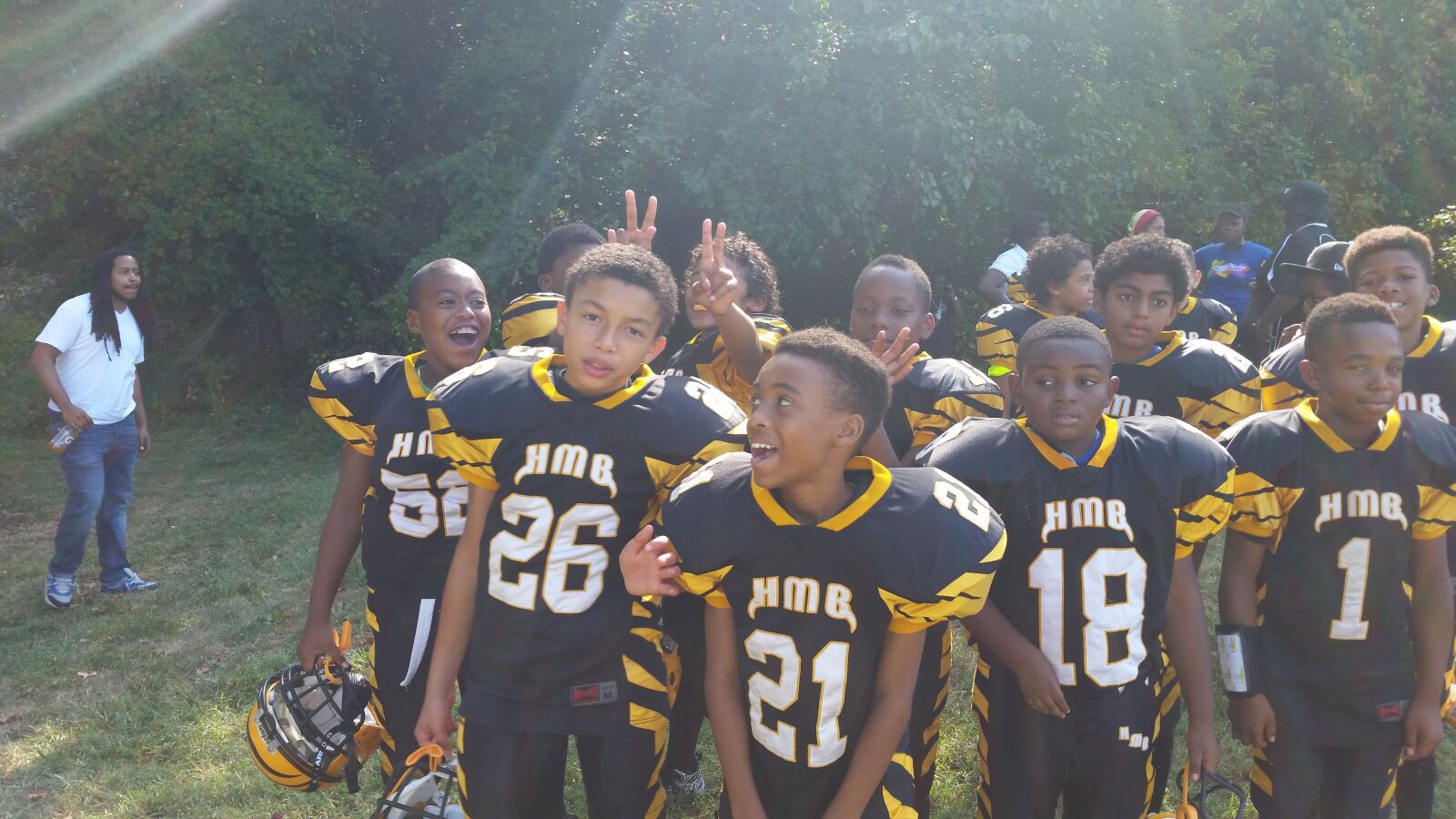 Samsung Galaxy S5 sample photo. Black, uniforms, football, team photography