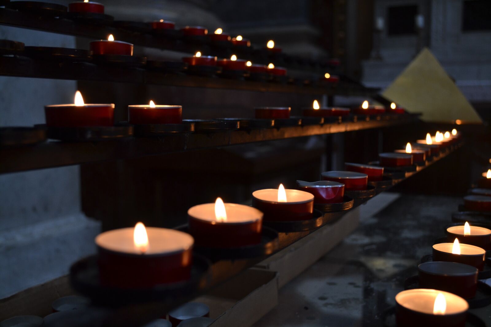 Nikon D3100 sample photo. Candles, church, esztergom photography