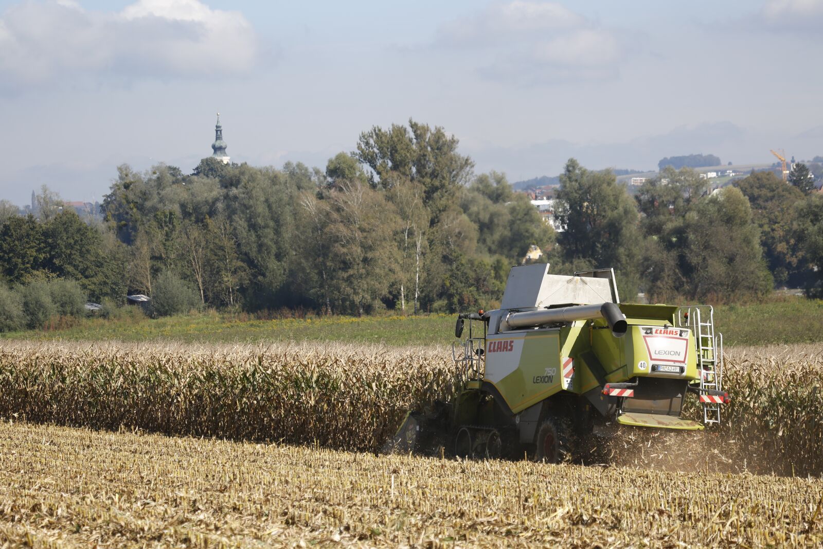Canon EOS 5D Mark III + Canon EF 100-400mm F4.5-5.6L IS USM sample photo. Agriculture, combine harvester, rural photography