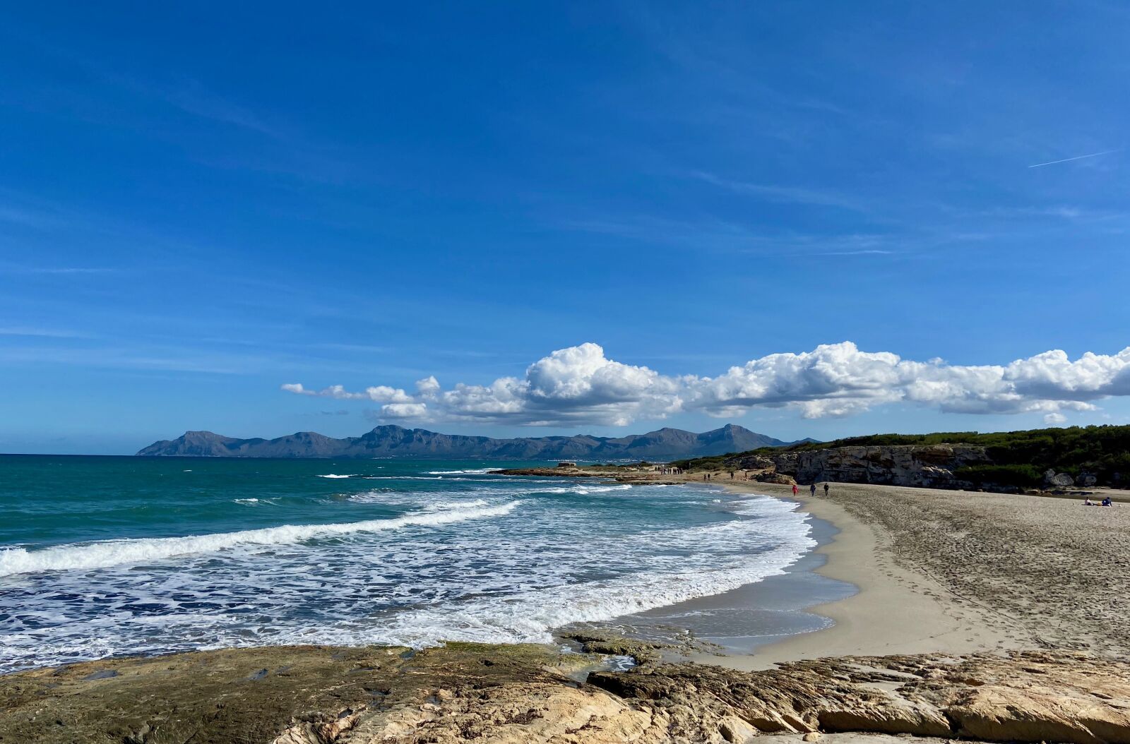 Apple iPhone 11 sample photo. Mallorca, beach, sea photography