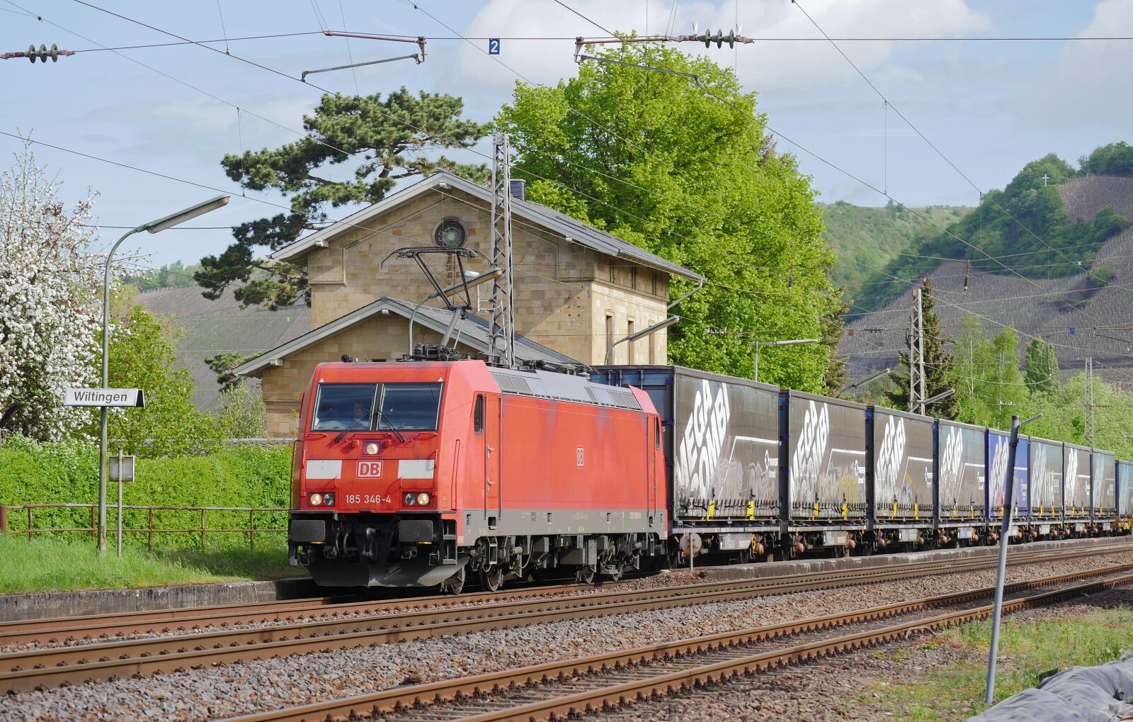 Panasonic Lumix DMC-GX8 sample photo. Container train, plan, saar photography