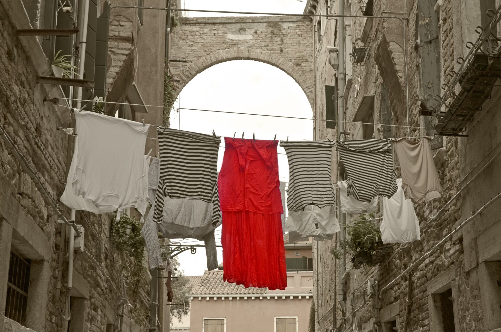 Nikon D5100 sample photo. Red dress, alley, venice photography