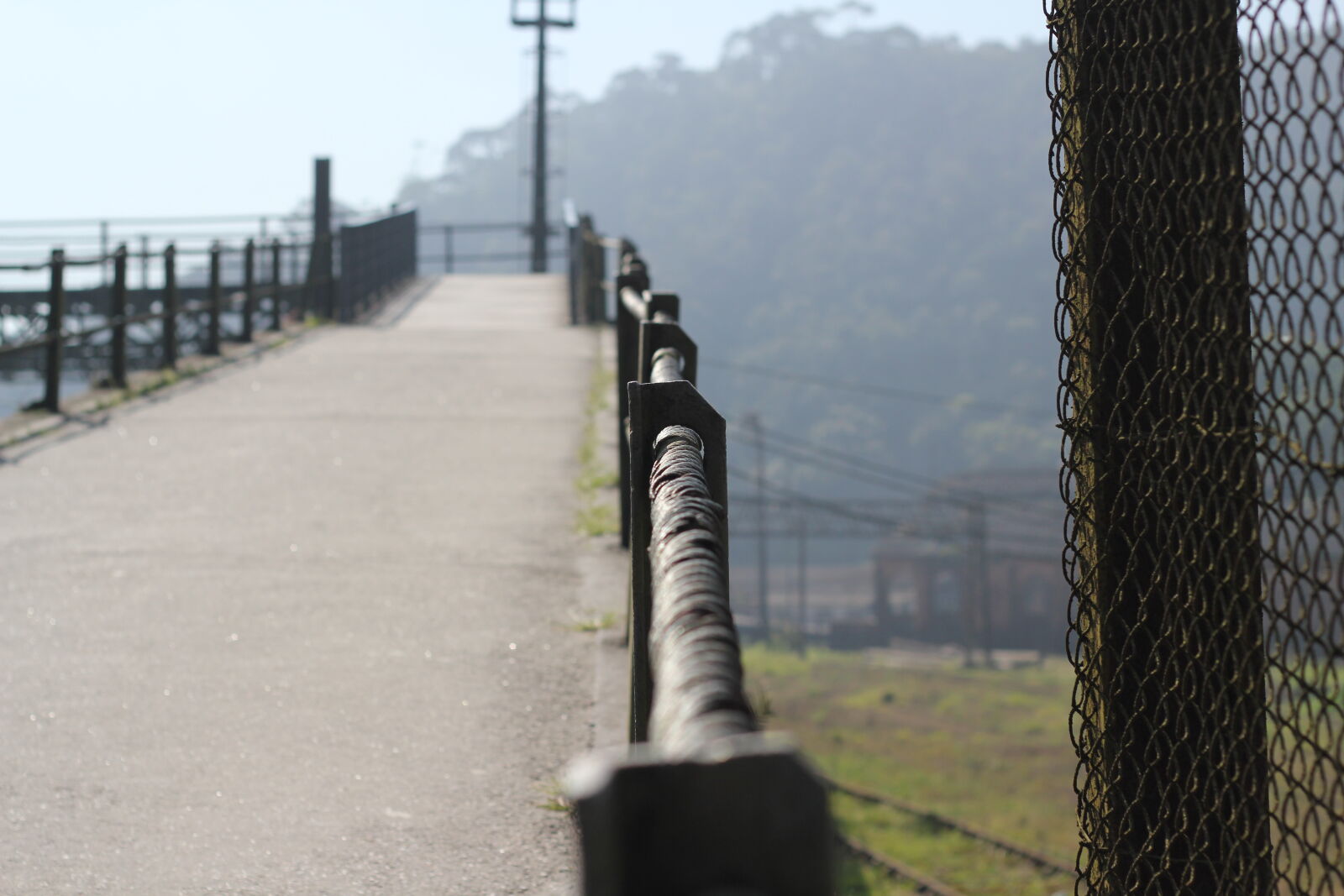 Canon EOS 550D (EOS Rebel T2i / EOS Kiss X4) sample photo. 35mm, abandoned, br, brasil photography