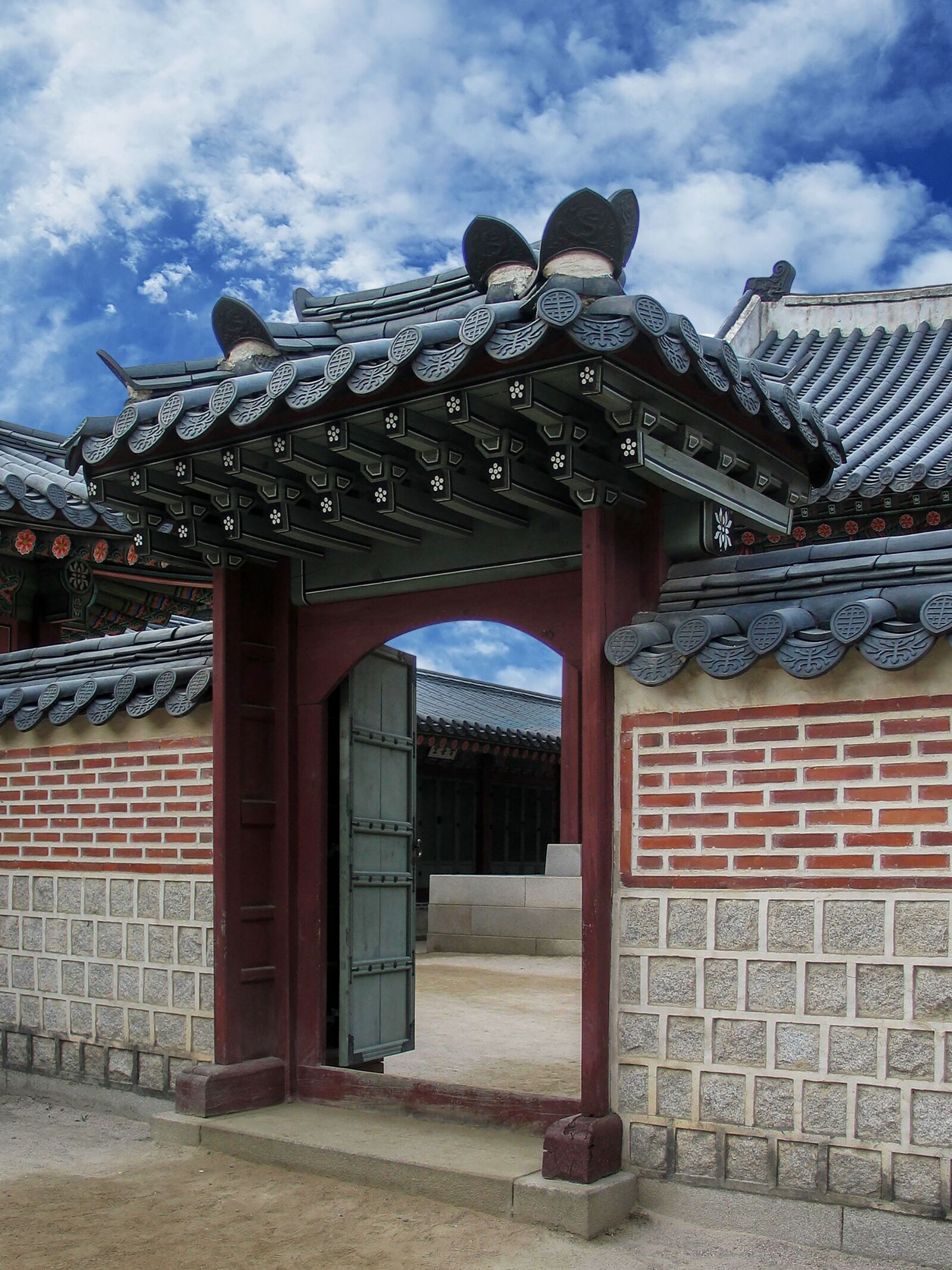 Canon POWERSHOT G5 sample photo. Gyeongbok palace, palaces, sky photography