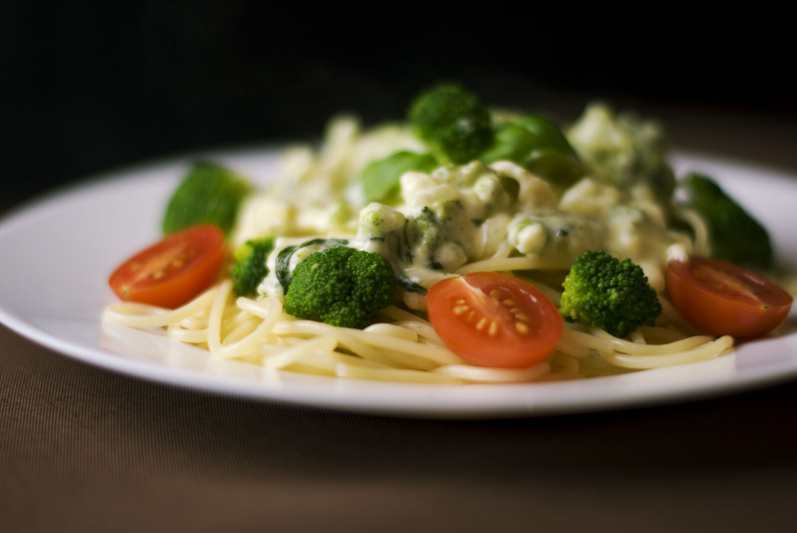 Nikon D60 sample photo. Food, dinner, pasta, broccoli photography