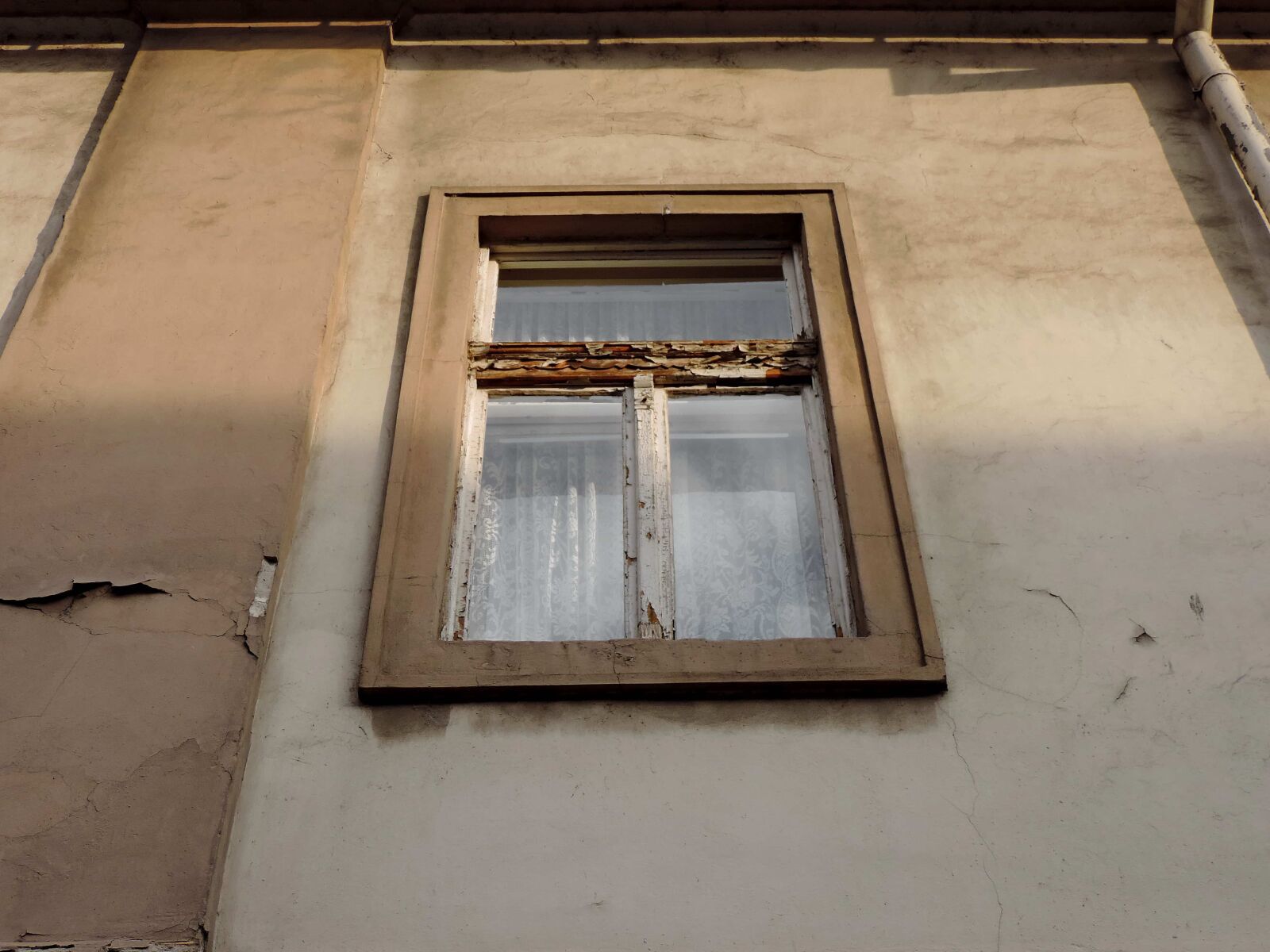 Nikon Coolpix P520 sample photo. Old, window, architecture, wall photography