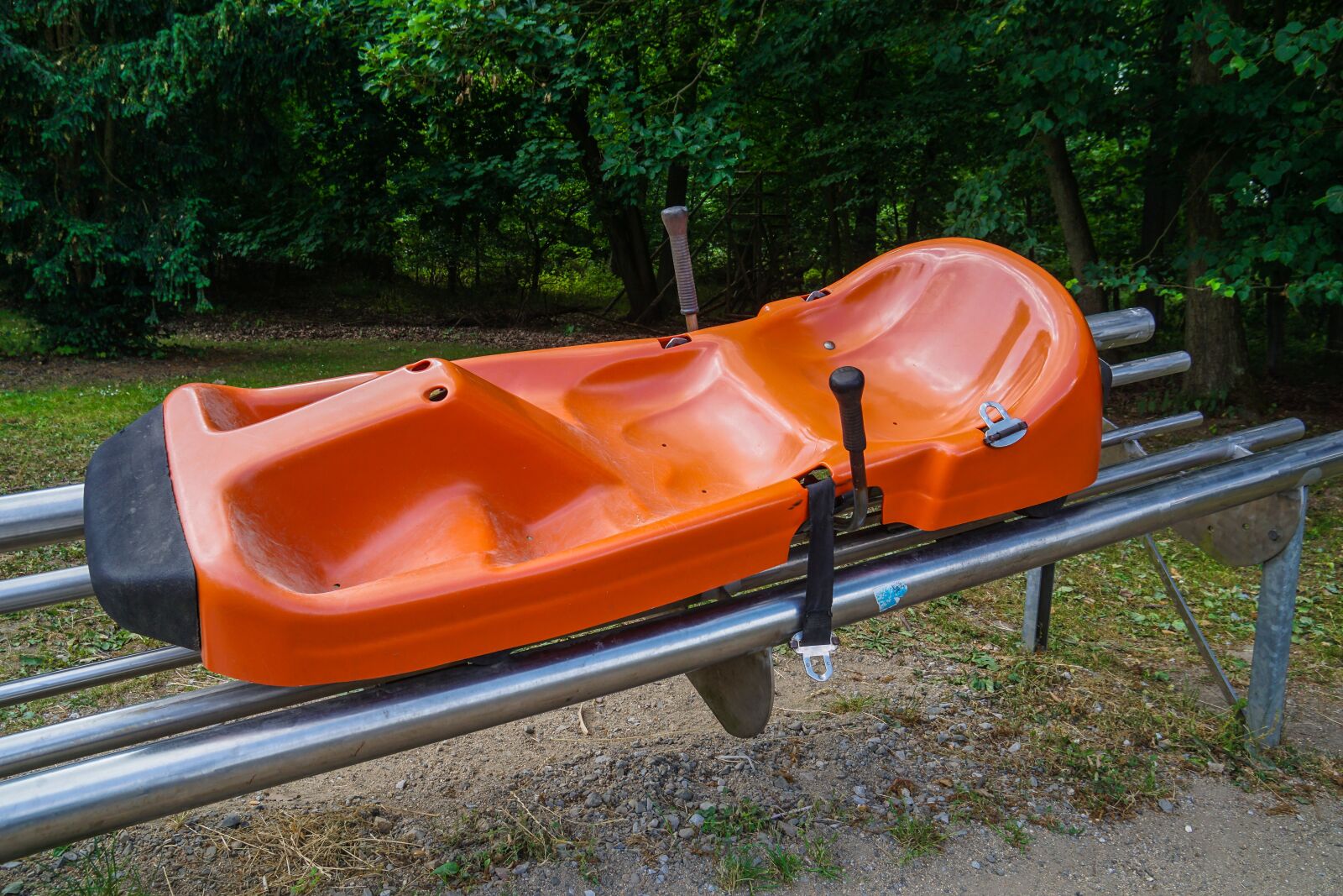 Sony a6000 + Sony Vario-Tessar T* E 16-70mm F4 ZA OSS sample photo. Toboggan sled, bobsleigh, slide photography