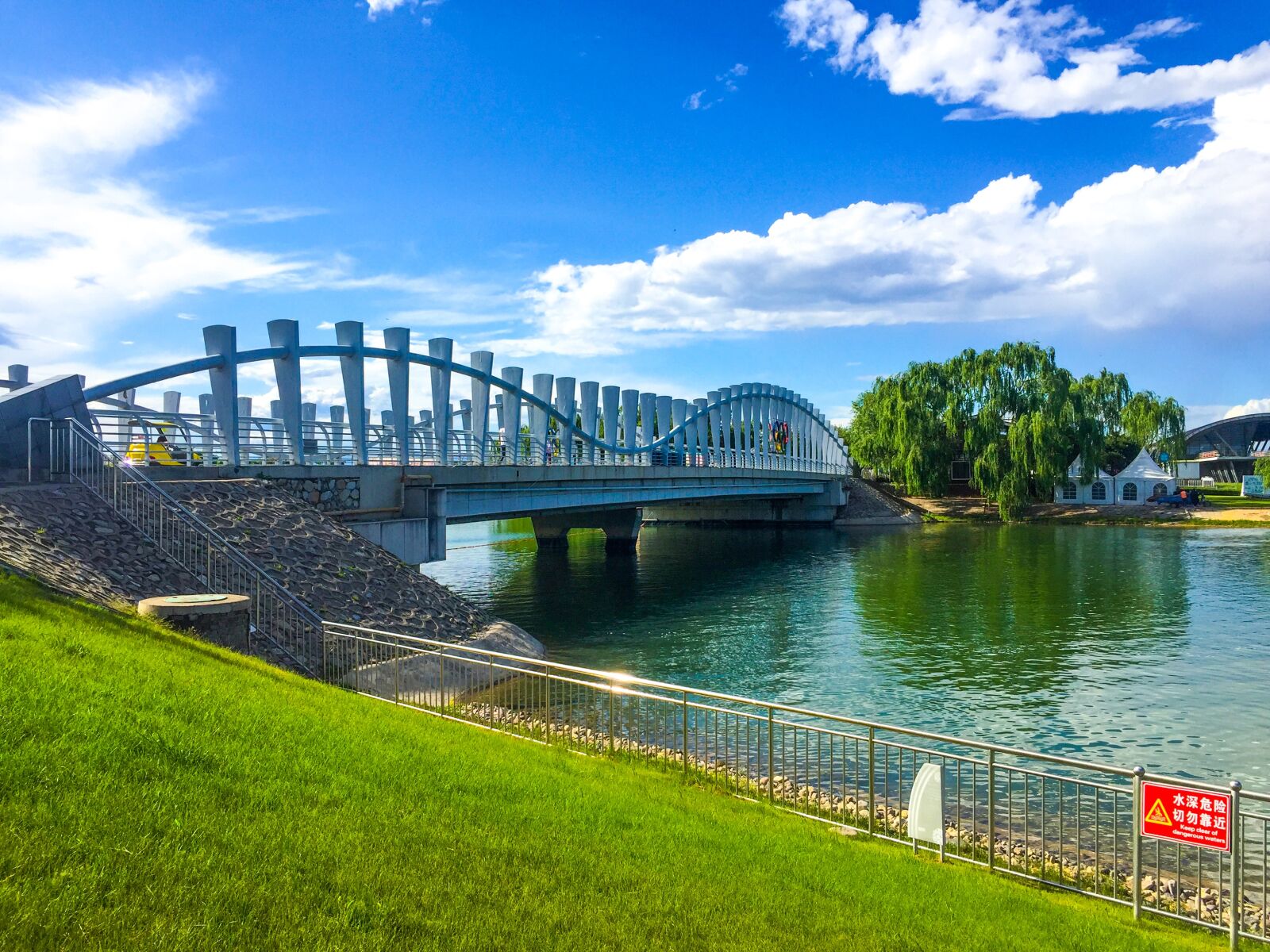 iPhone 6 back camera 4.15mm f/2.2 sample photo. Shunyi, water park, bridge photography