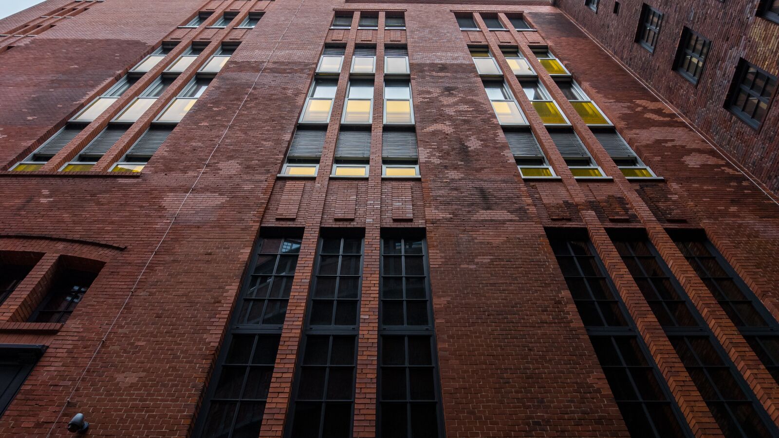Sony Alpha a5000 (ILCE 5000) sample photo. Facade, window, wall stone photography