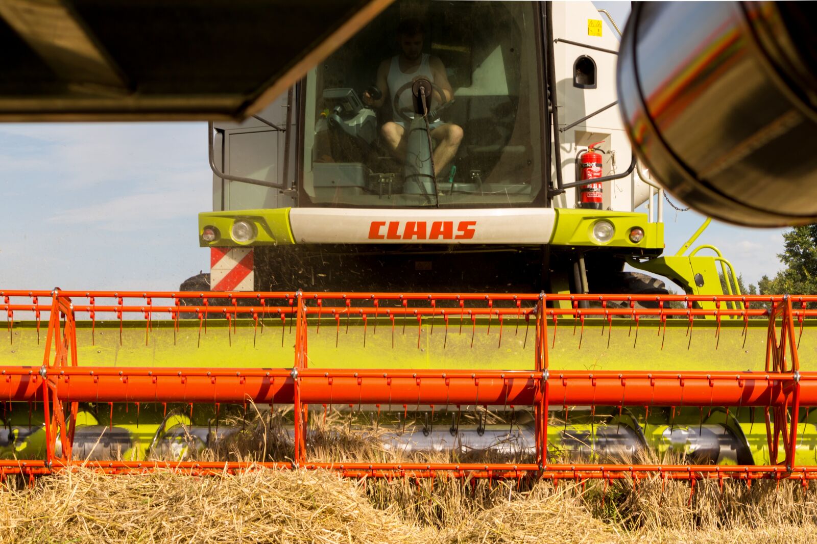 Canon EOS 700D (EOS Rebel T5i / EOS Kiss X7i) sample photo. Combine harvester, harvest, cereals photography
