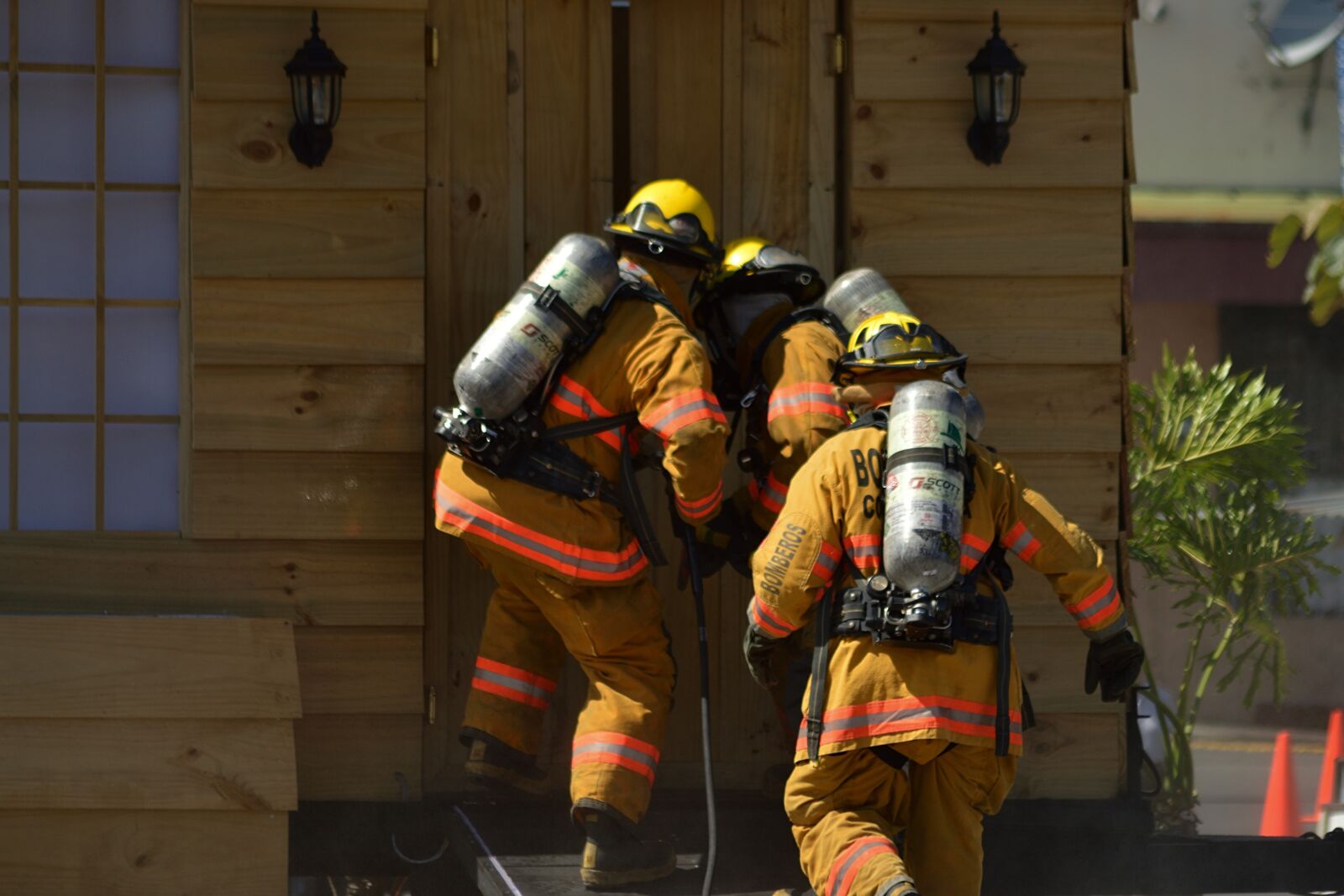 Nikon D3200 sample photo. Firefighter, work, fire photography