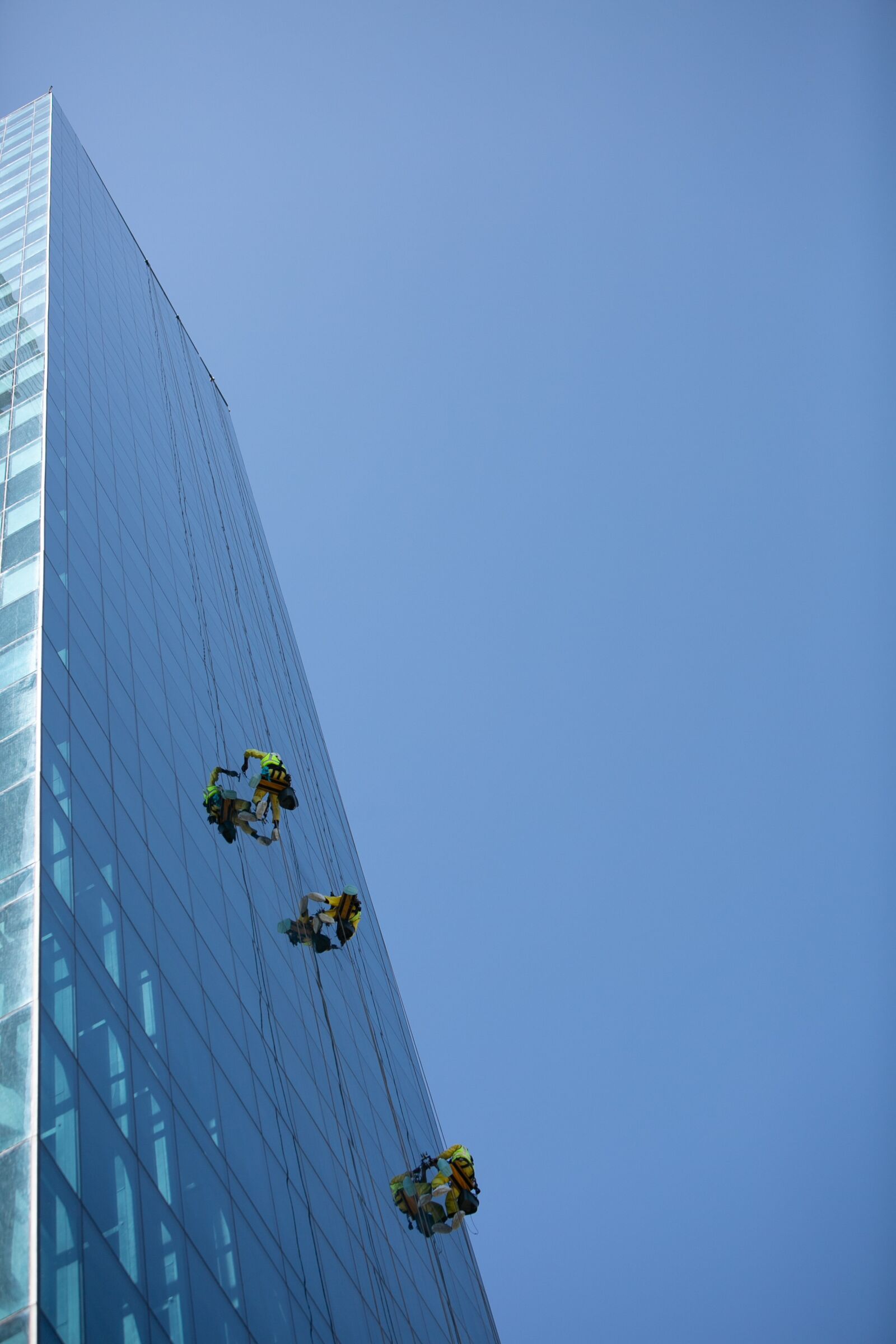 Canon EF 70-200mm F2.8L IS USM sample photo. Window, cleaners, high rise photography