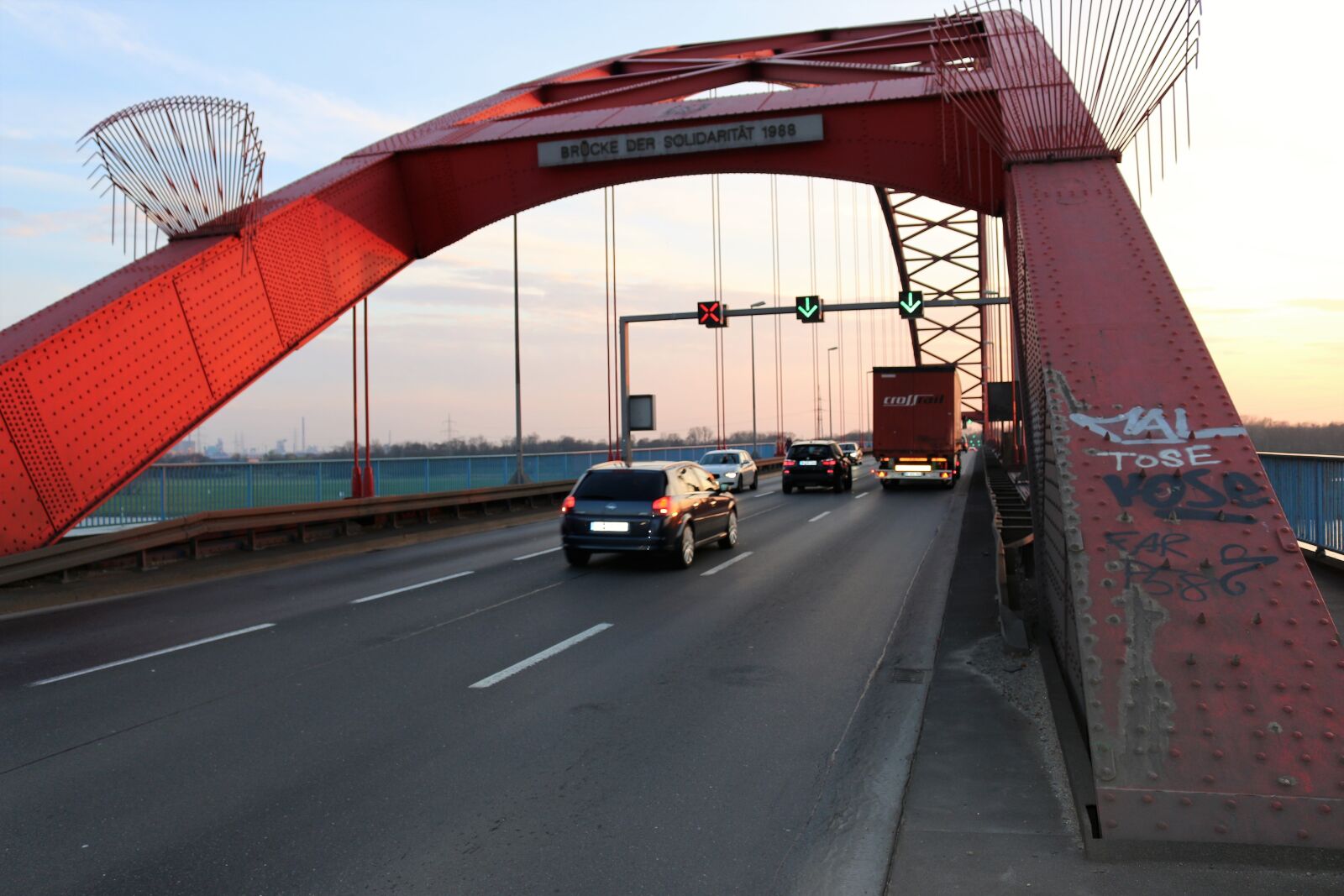 Canon EOS 70D sample photo. Bridge, solidarity, rheinhausen photography