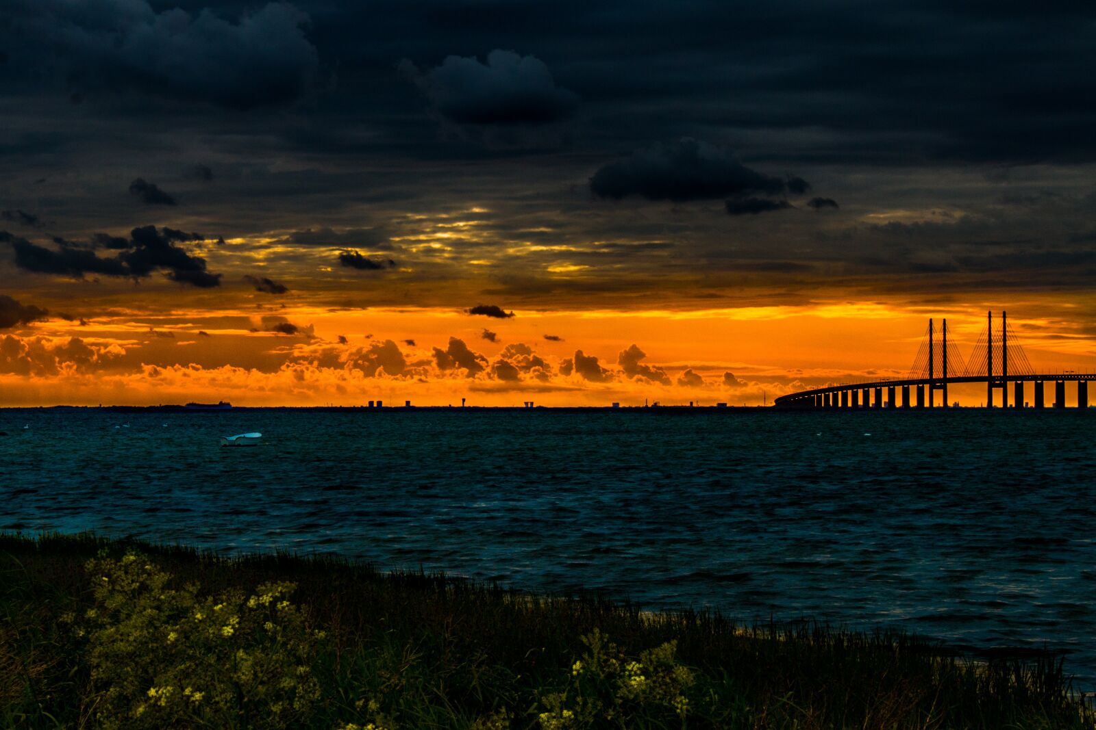 Canon EOS 70D sample photo. Sunset, body of water photography