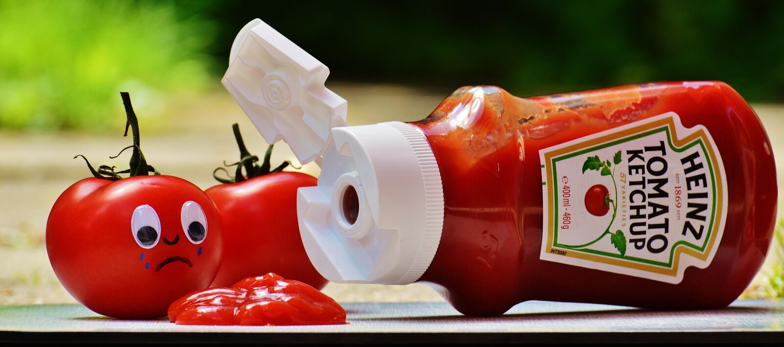 Nikon D3200 sample photo. Tomatoes, ketchup, sad photography
