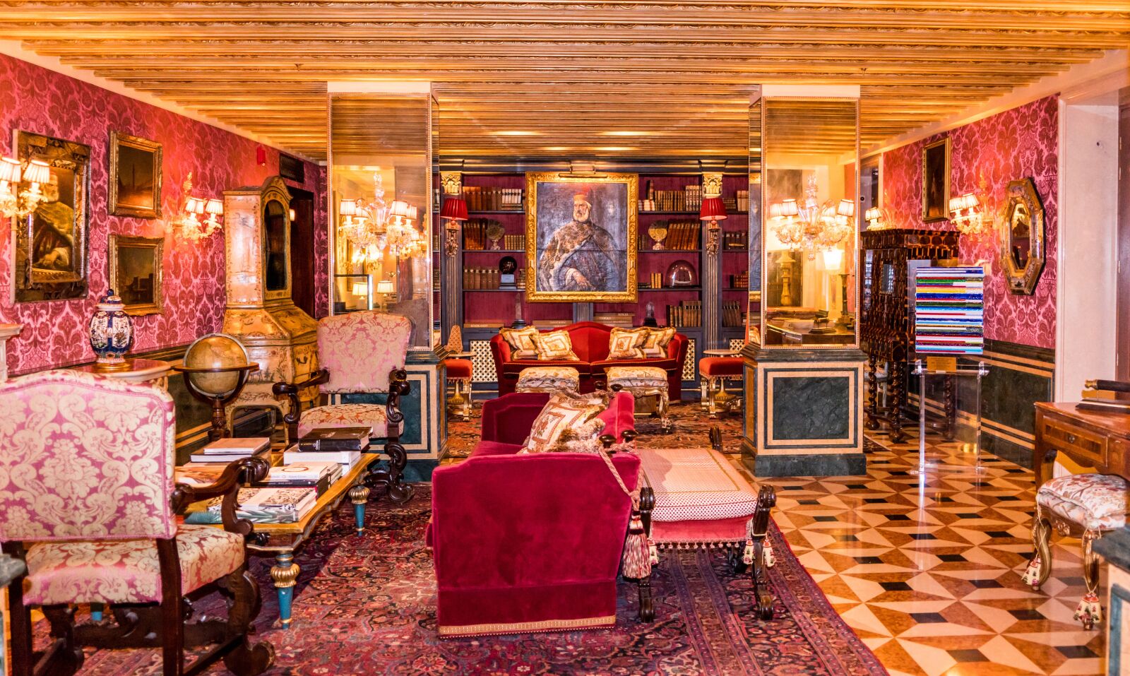 Sony a7R II + Sony FE 24-240mm F3.5-6.3 OSS sample photo. Venice italy gritti palace photography