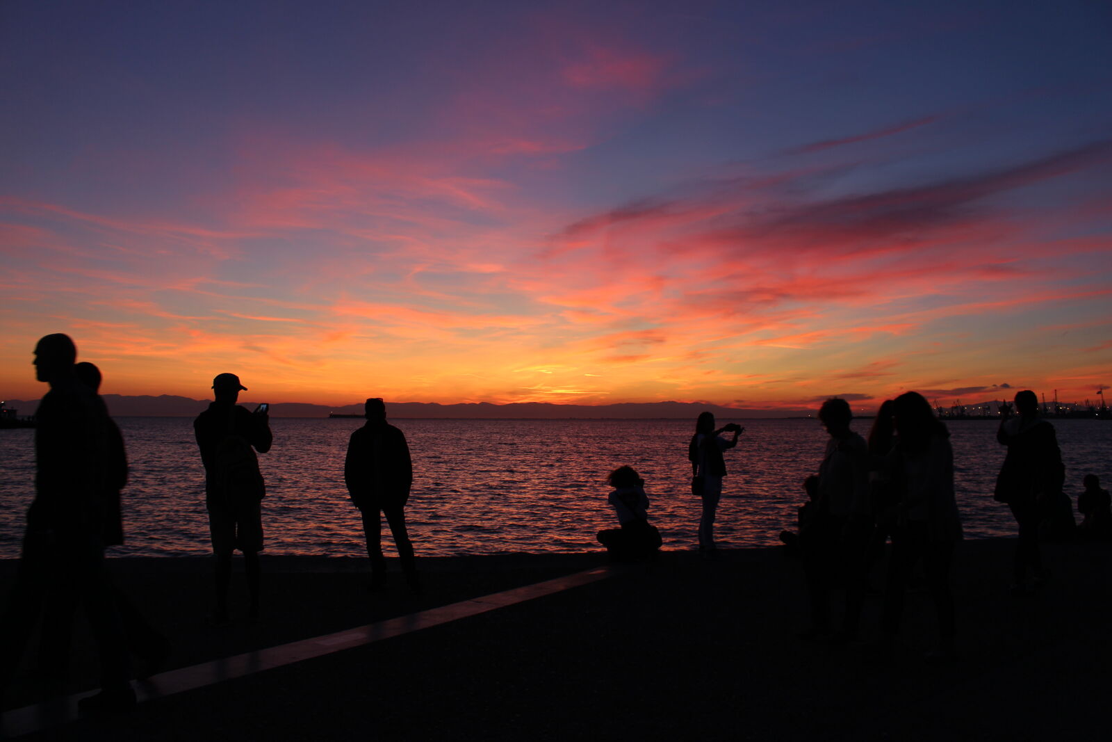 Canon EOS 700D (EOS Rebel T5i / EOS Kiss X7i) sample photo. Greece, people, port, sea photography