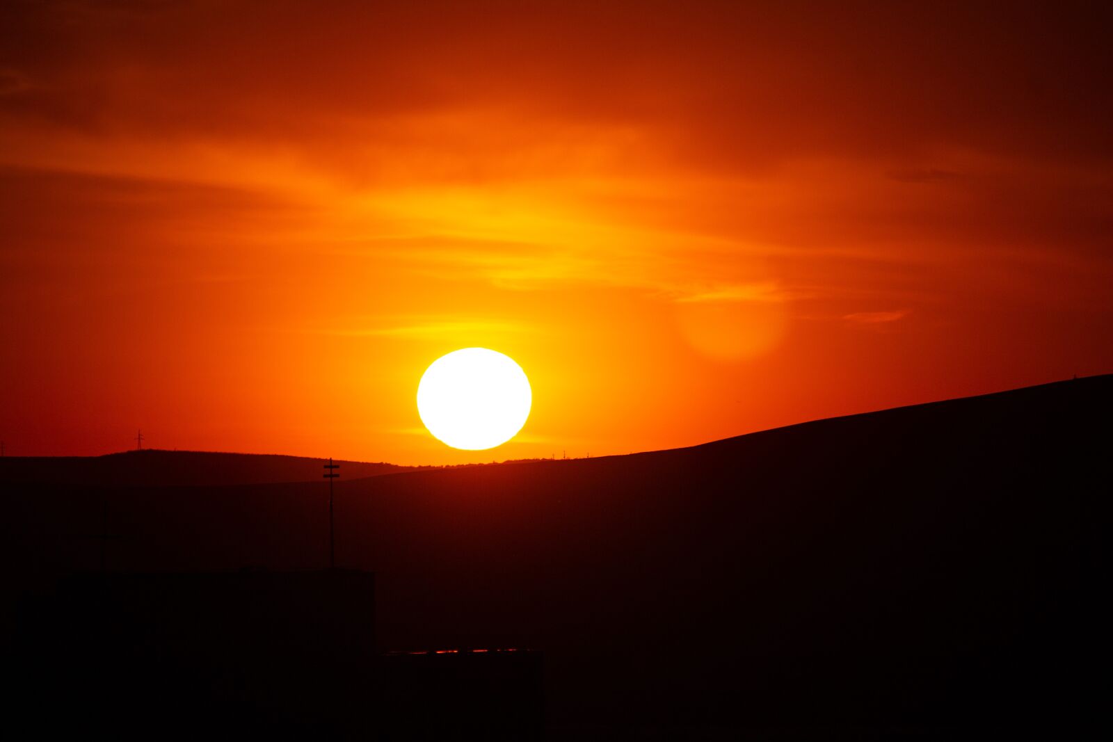 Canon EOS 100D (EOS Rebel SL1 / EOS Kiss X7) sample photo. Silhouette, sunlight, sunset photography