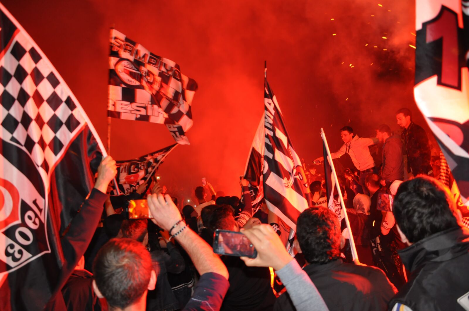 Nikon D90 sample photo. Bjk, football, champion photography