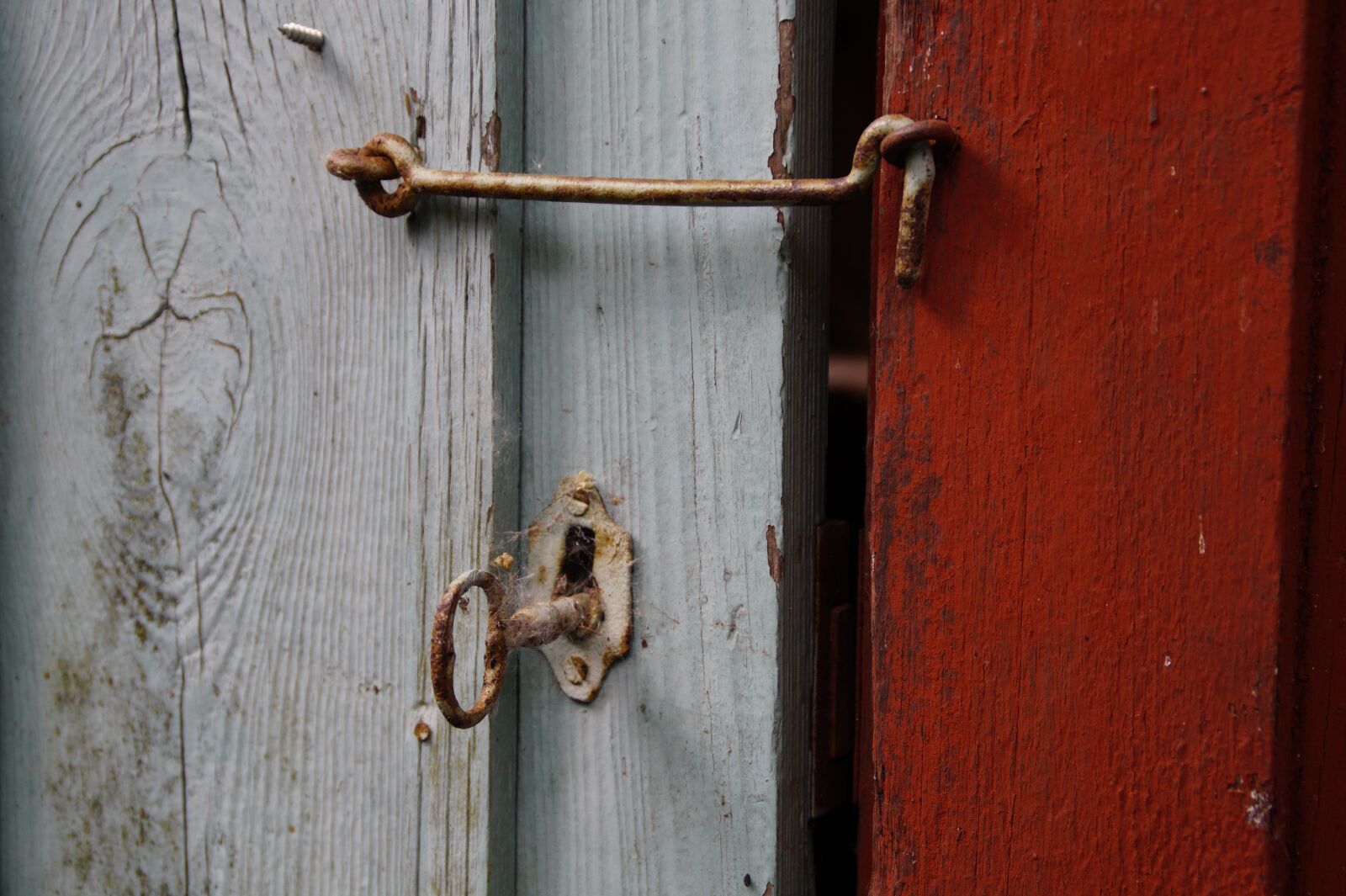 Sony SLT-A58 sample photo. Door, locked, bolt photography