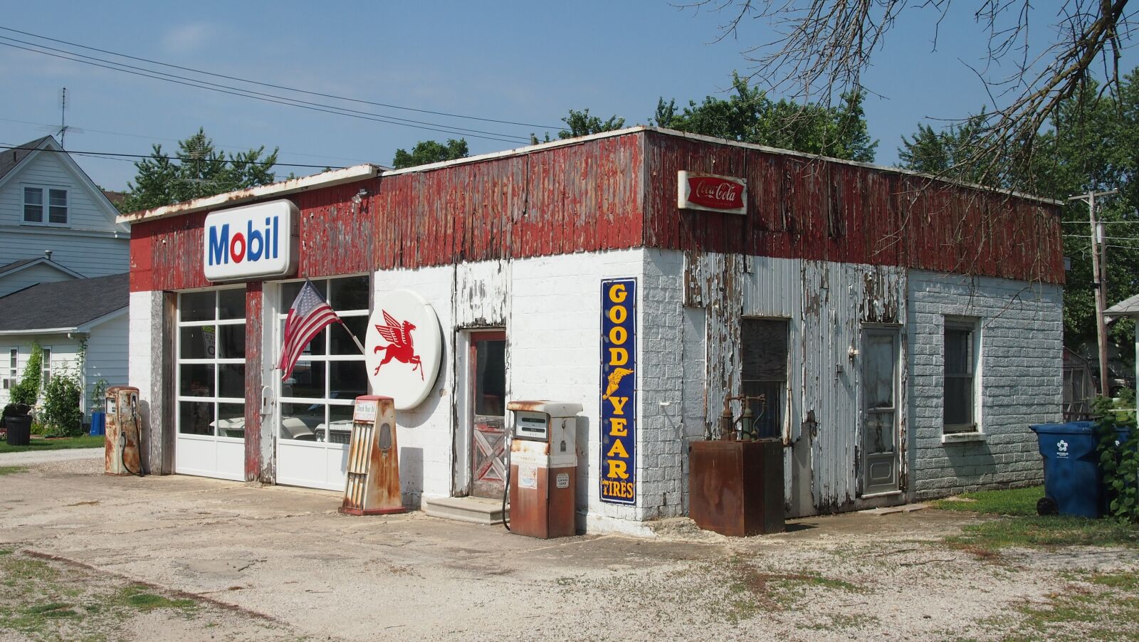 Olympus PEN E-PL3 sample photo. Route 66, illinois, petrol stations photography