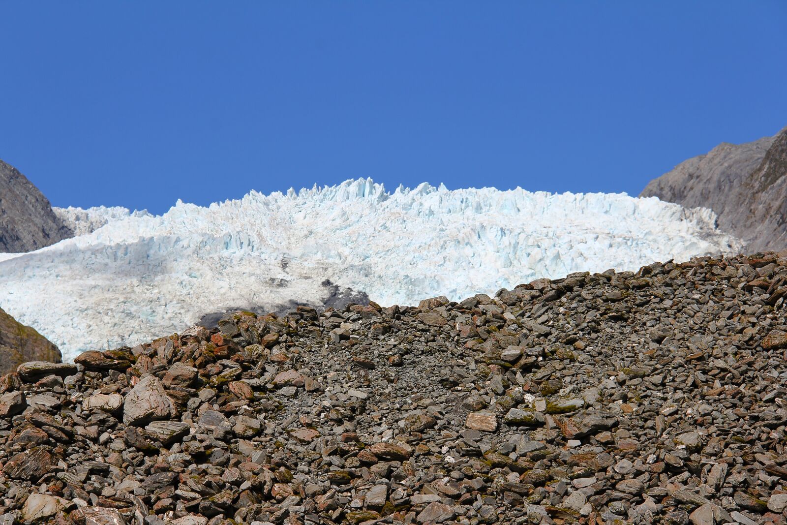 Canon EF-S 18-200mm F3.5-5.6 IS sample photo. Ice, glacier, cold photography