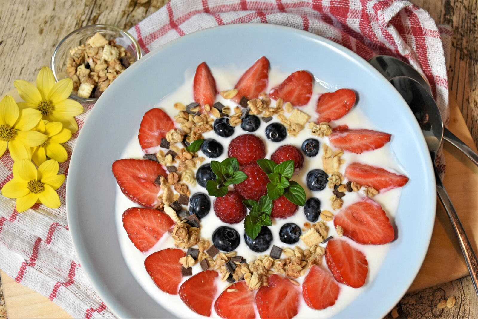 Nikon D7200 sample photo. Yogurt, bowl, breakfast photography