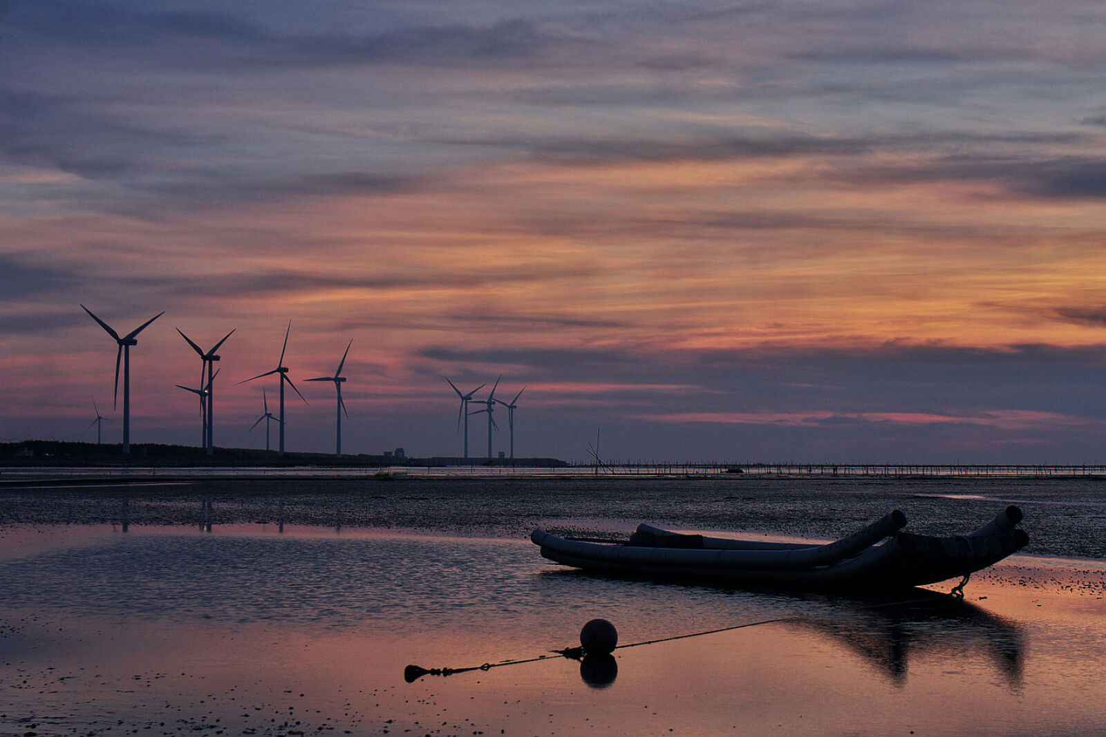 Canon EOS 40D sample photo. Windmills, behind, canoe, boat photography