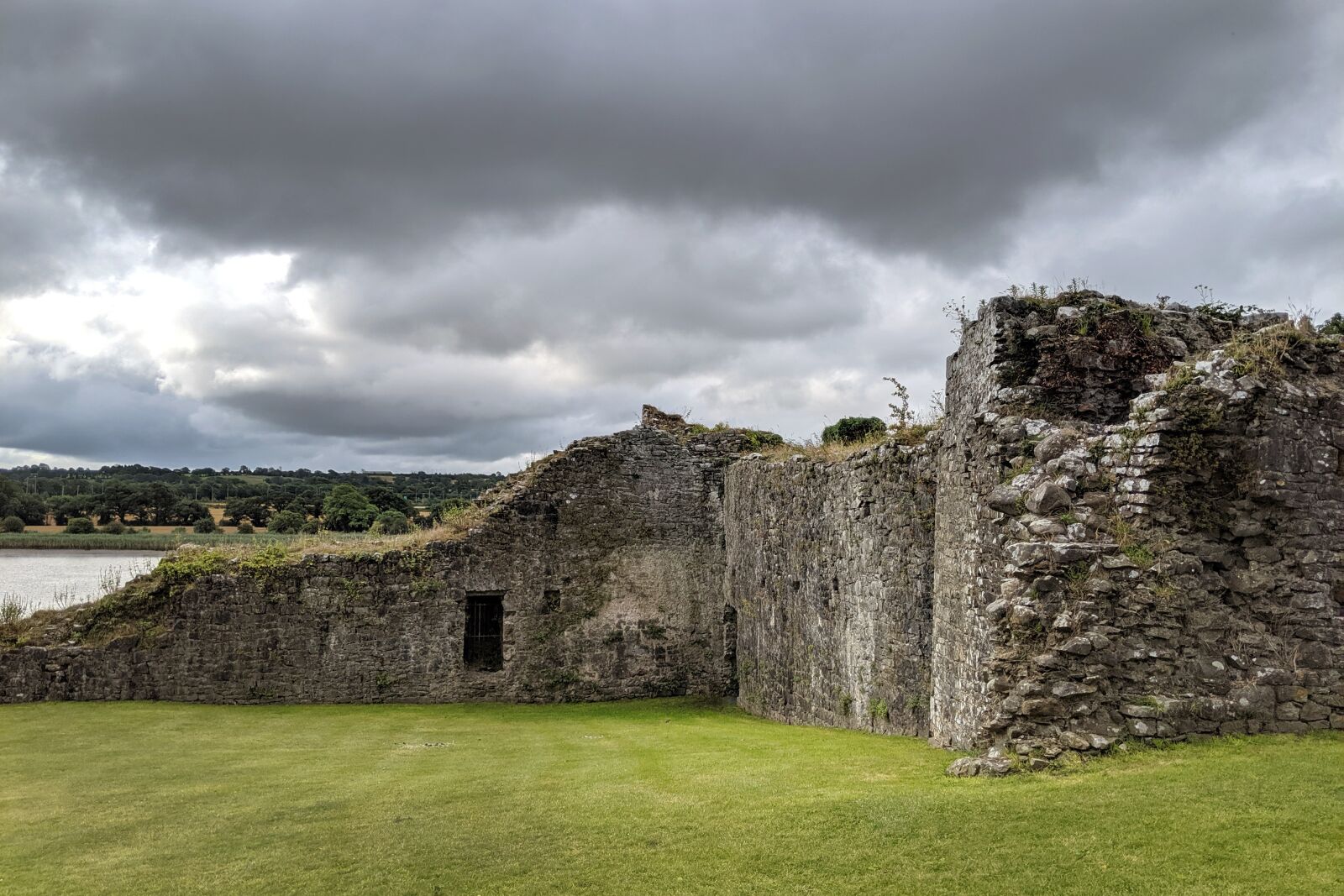 Google Pixel 3 sample photo. Ireland, waterford, architecture photography