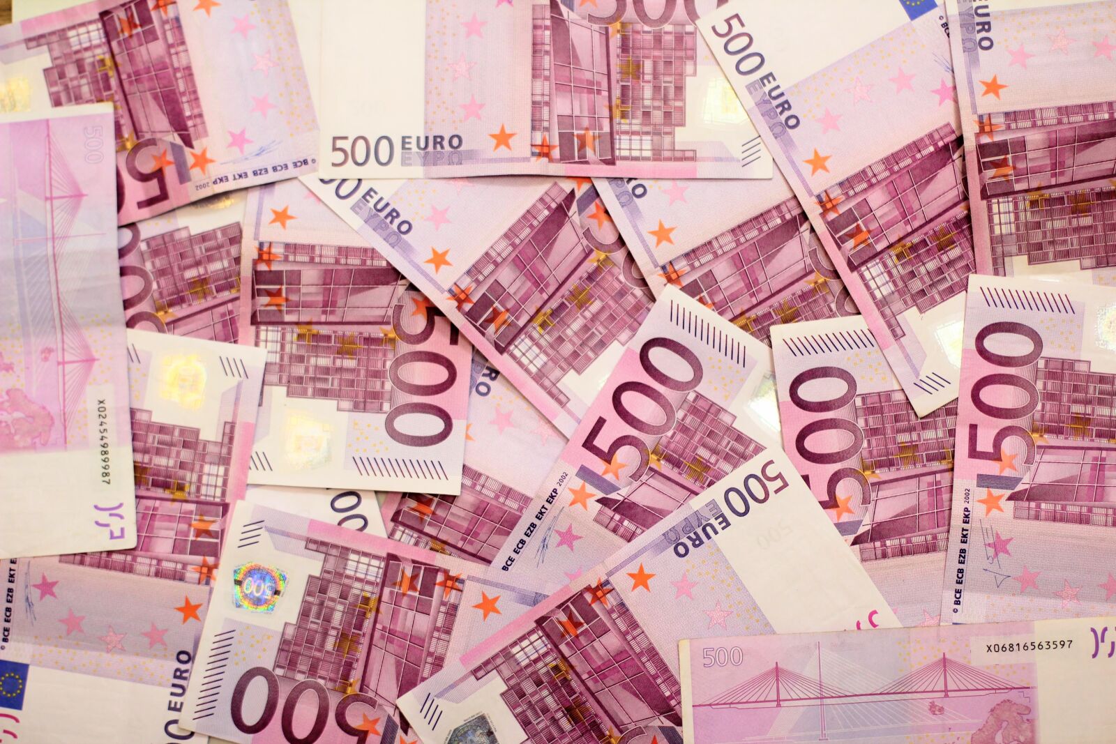 Canon EOS 600D (Rebel EOS T3i / EOS Kiss X5) + Canon EF 50mm F1.4 USM sample photo. Dollar bill, money, 500 euro photography