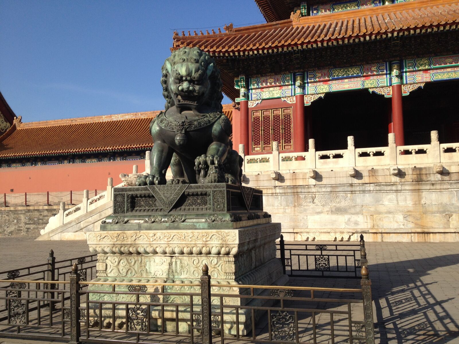 iPhone 4S back camera 4.28mm f/2.4 sample photo. Beijing, china, temple photography