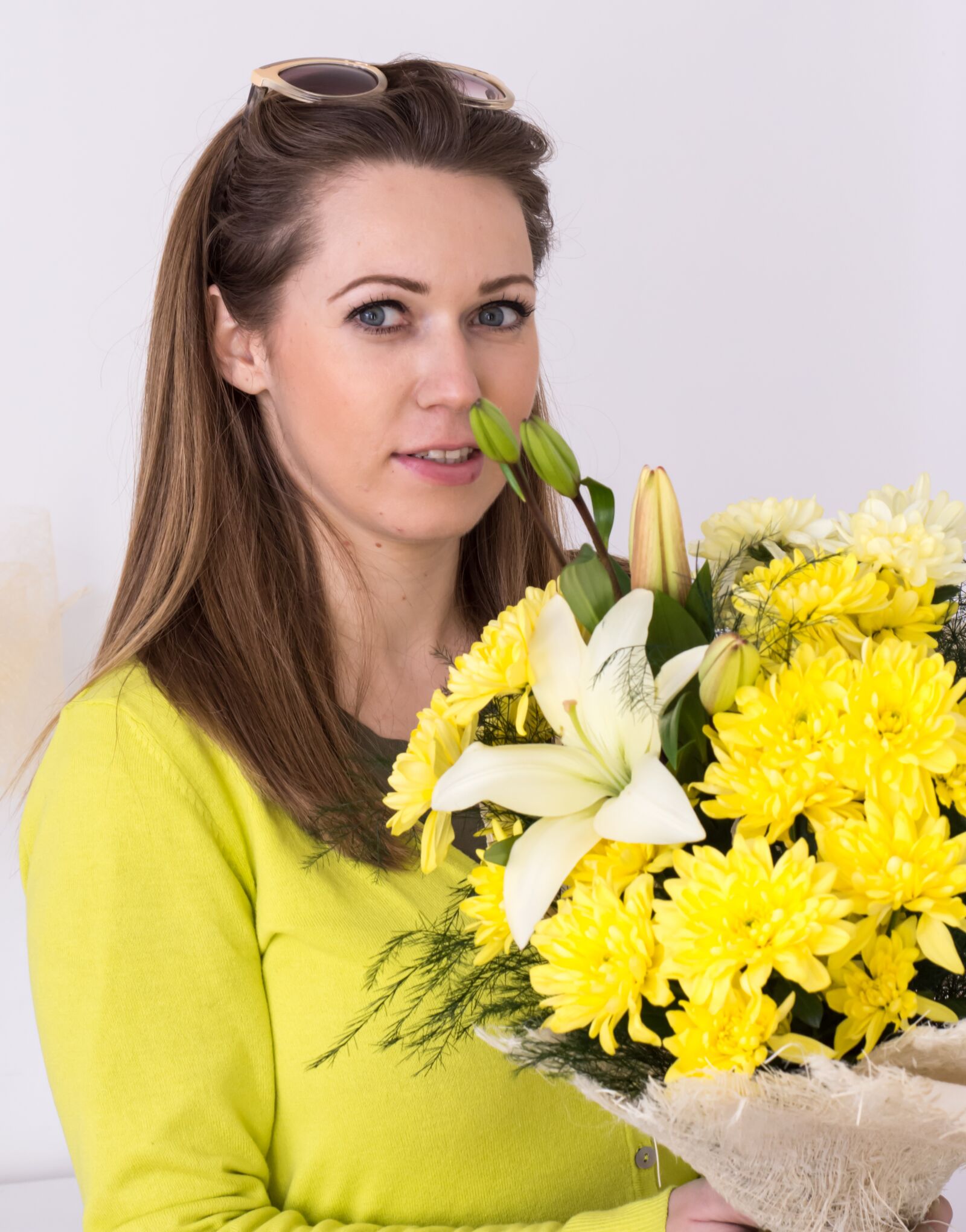 Nikon D7200 sample photo. Girl, flowers, happy photography