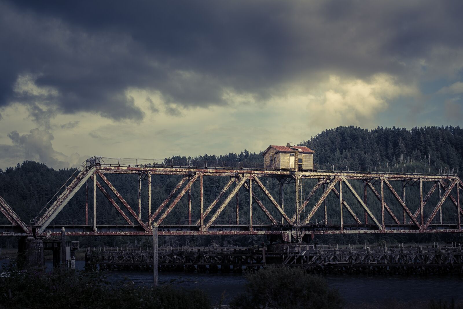 Nikon D750 sample photo. Architecture, bridge, cloudy photography