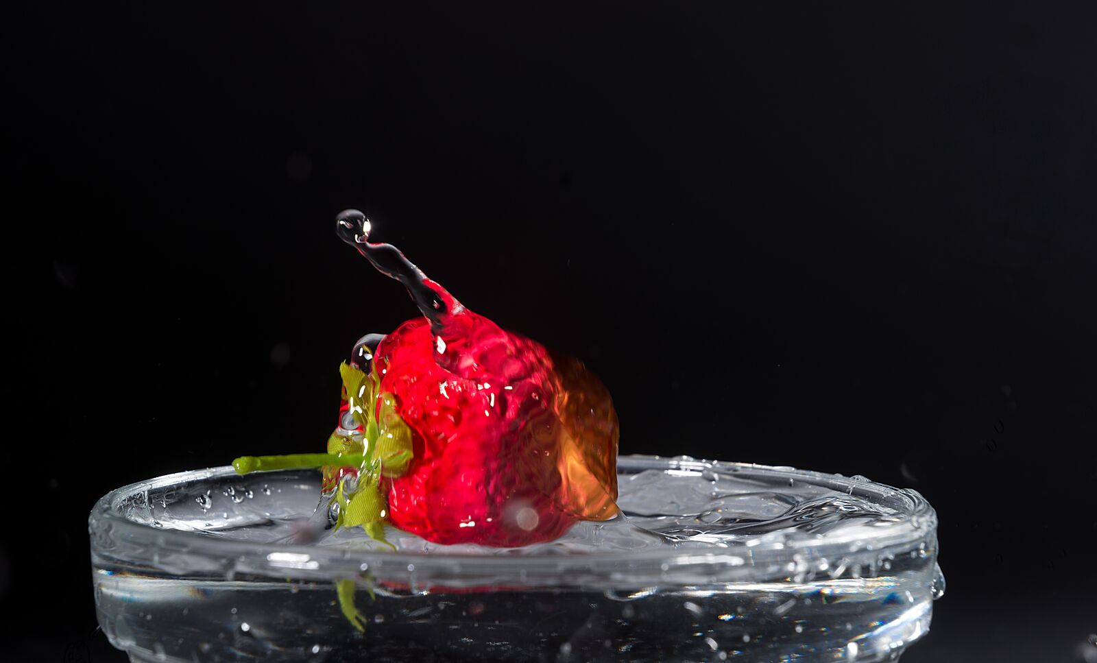 Nikon D7200 sample photo. Strawberry, water, fruit photography