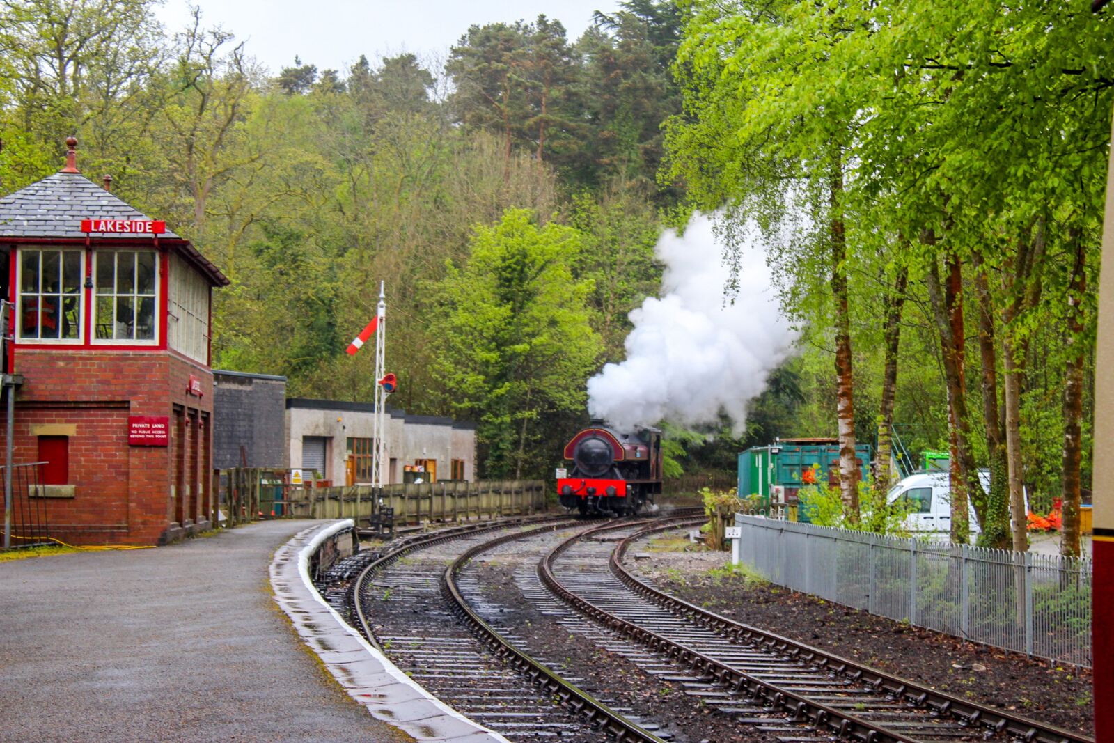 Canon EOS 1300D (EOS Rebel T6 / EOS Kiss X80) sample photo. Steam train, haverthwaite railway photography