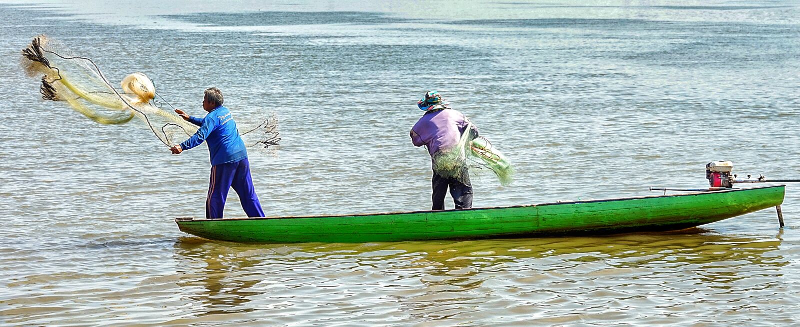 Sony FE 70-300mm F4.5-5.6 G OSS sample photo. Mekong, river, fishing photography