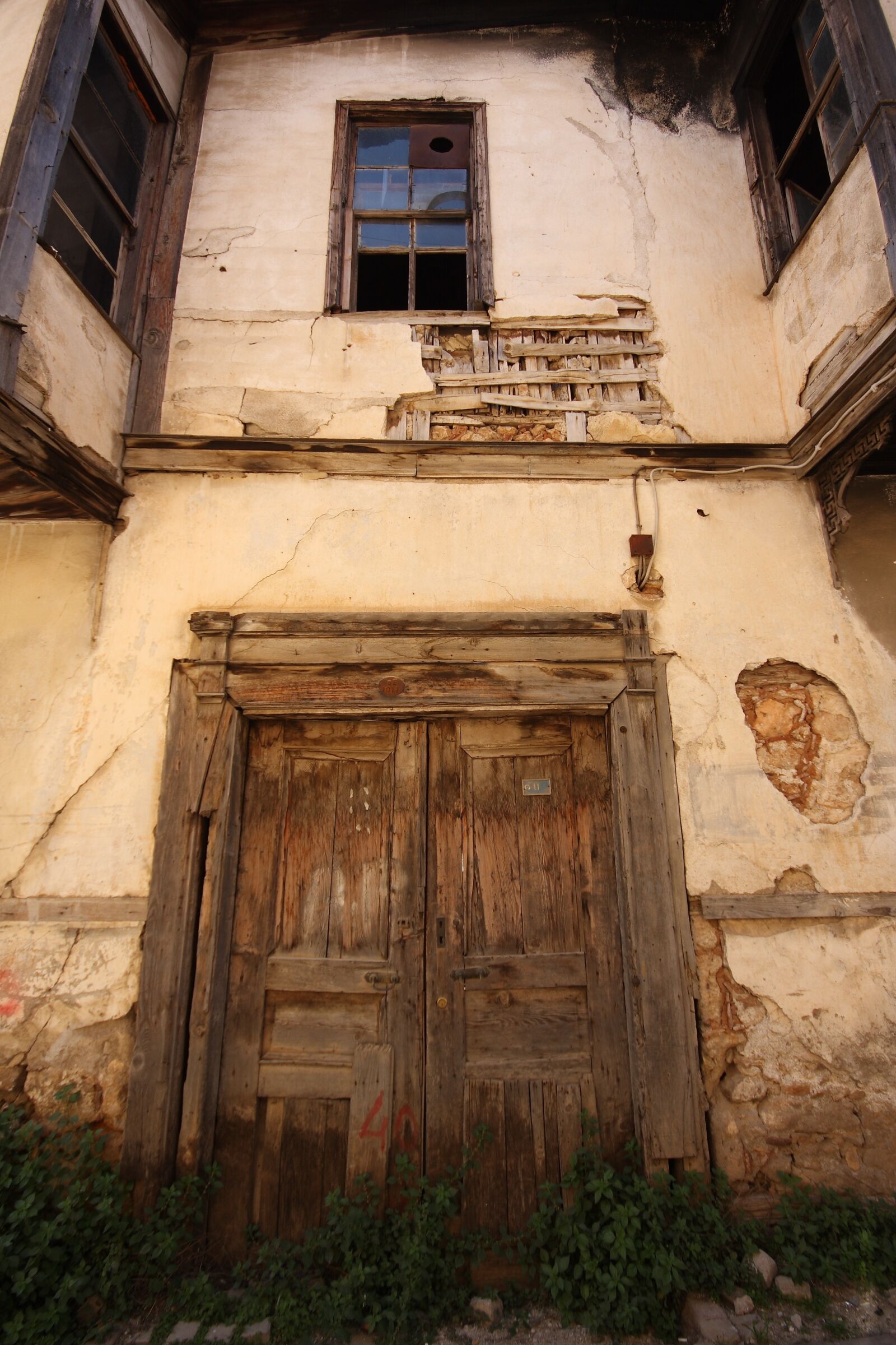 Canon EOS 40D sample photo. Home, old, door photography