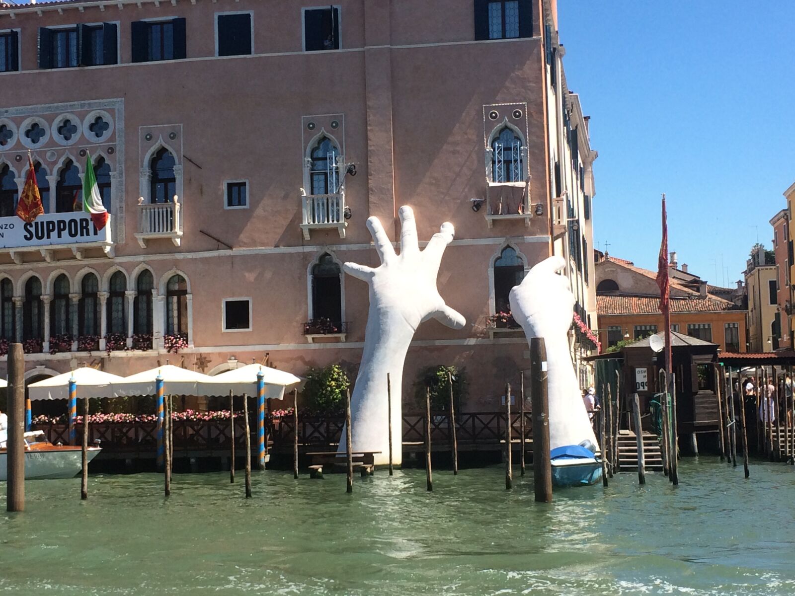iPhone 5s back camera 4.15mm f/2.2 sample photo. Venice, channel, hands photography