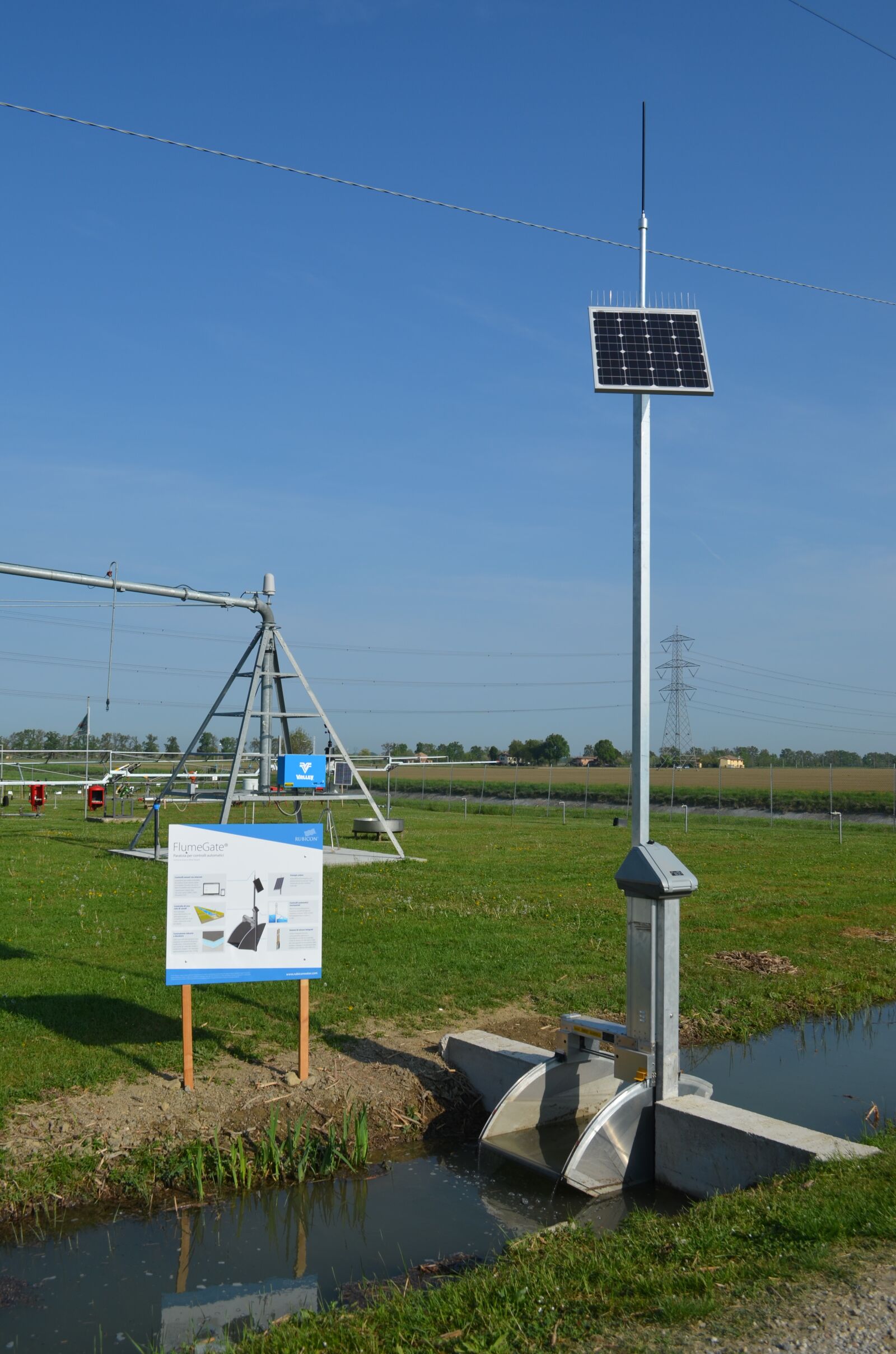 Nikon D5100 sample photo. Automation, solar panels, water photography