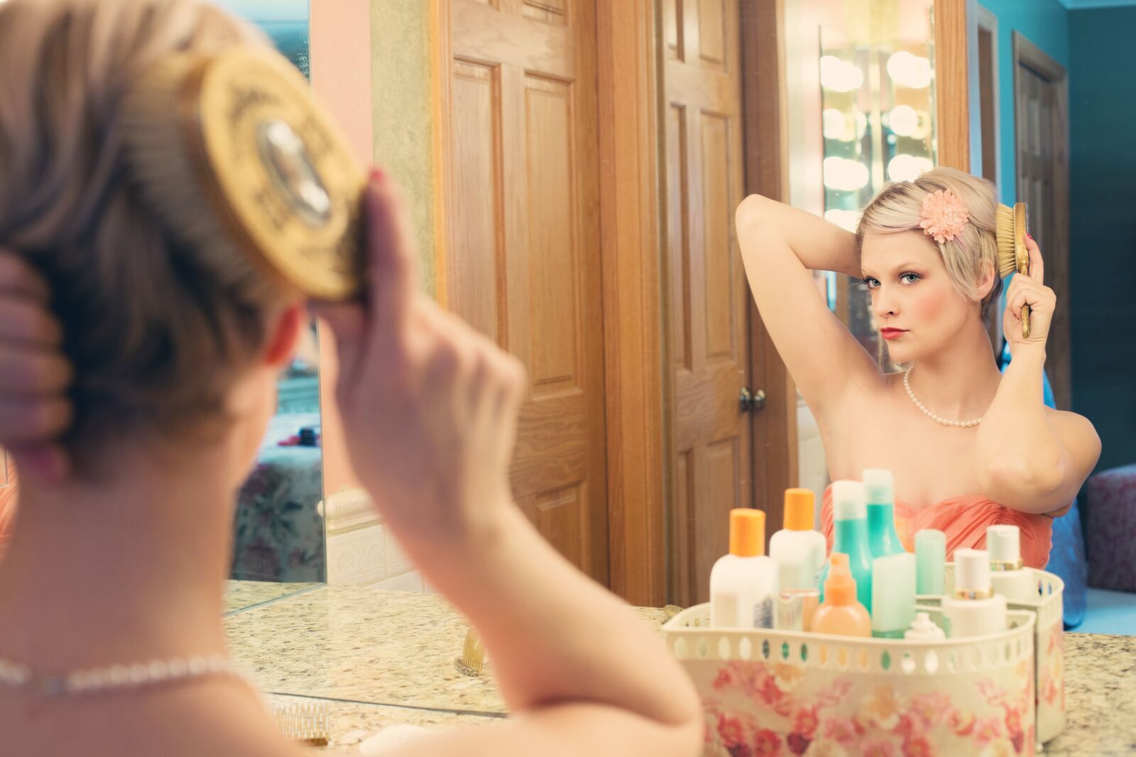 Canon EOS 5D Mark III sample photo. Woman, using, hair, brush photography