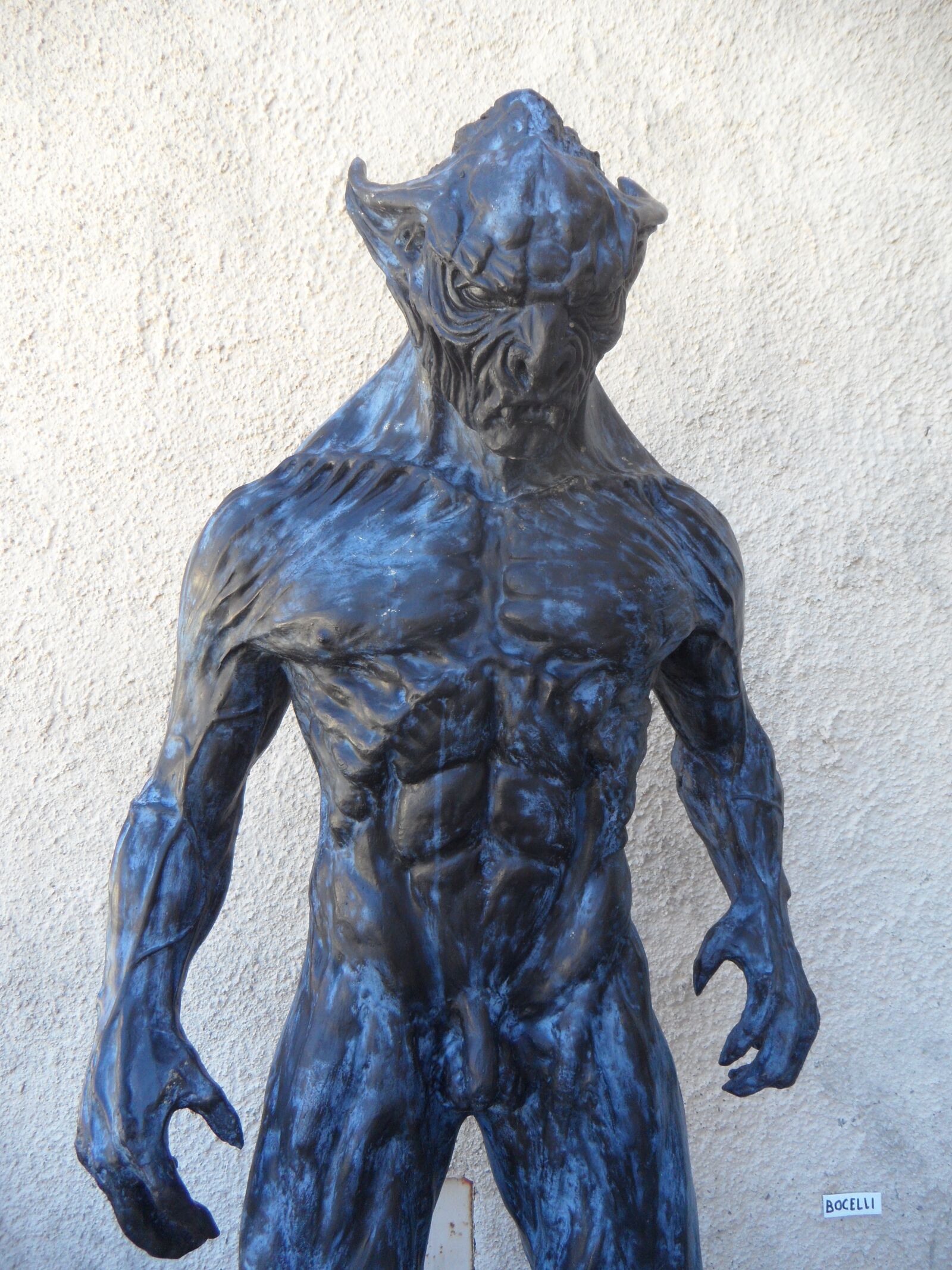 Samsung VLUU WB210, SAMSUNG WB210 sample photo. Monster, werewolf, vampire photography