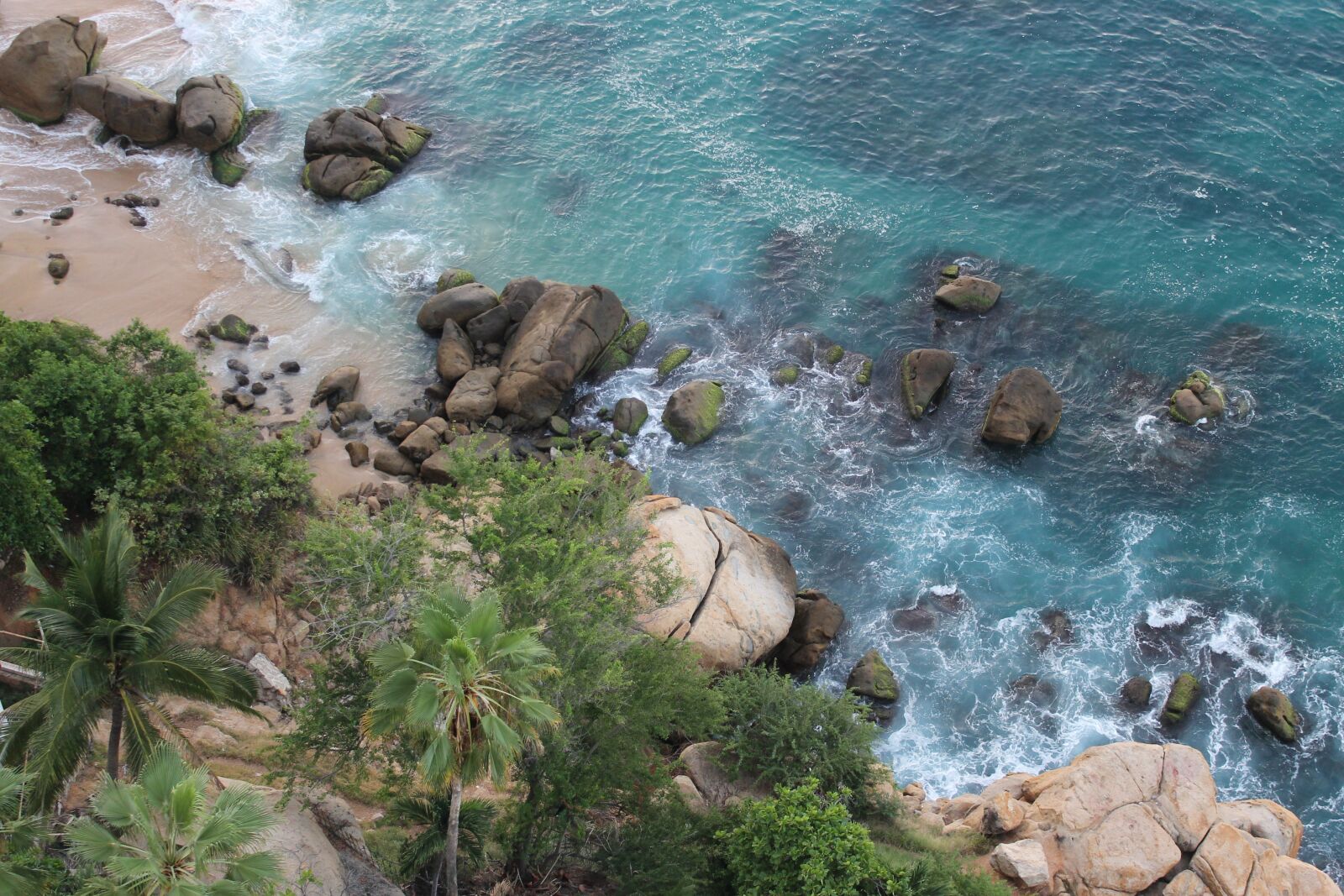 Canon EOS 1100D (EOS Rebel T3 / EOS Kiss X50) sample photo. Acapulco, beach, mexico photography