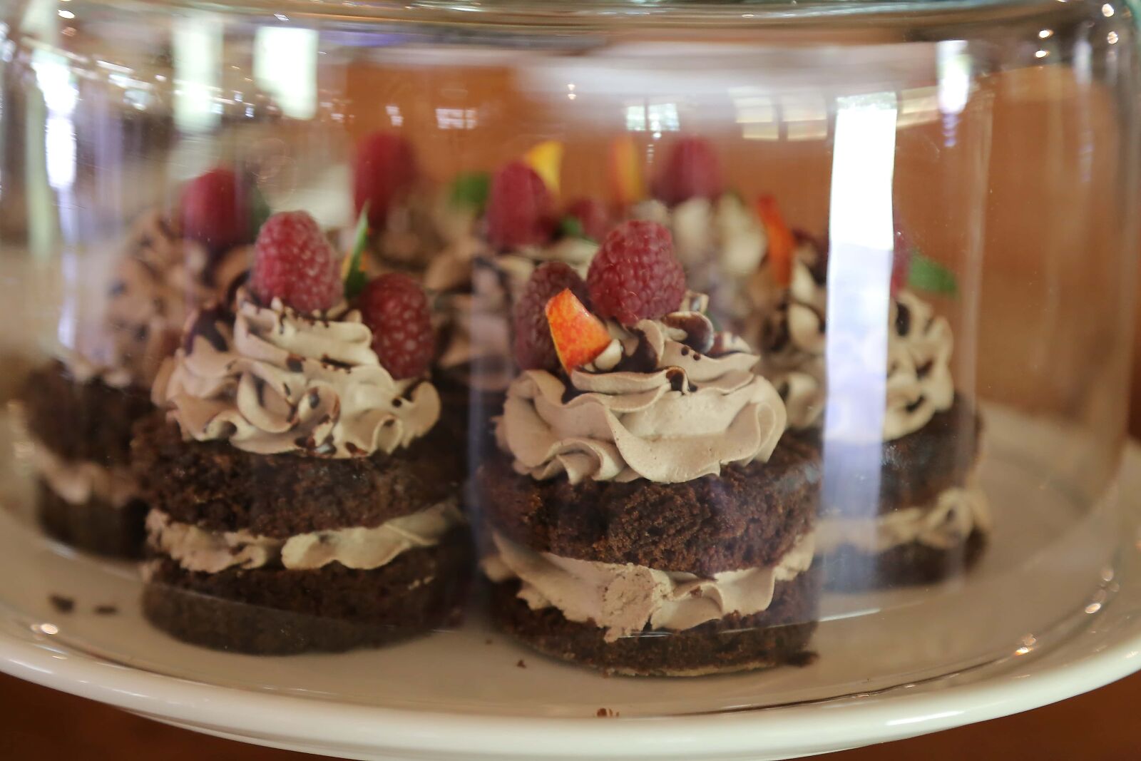 Canon EF 24-105mm F4L IS USM sample photo. Dessert, raspberries, cupcake, cream photography